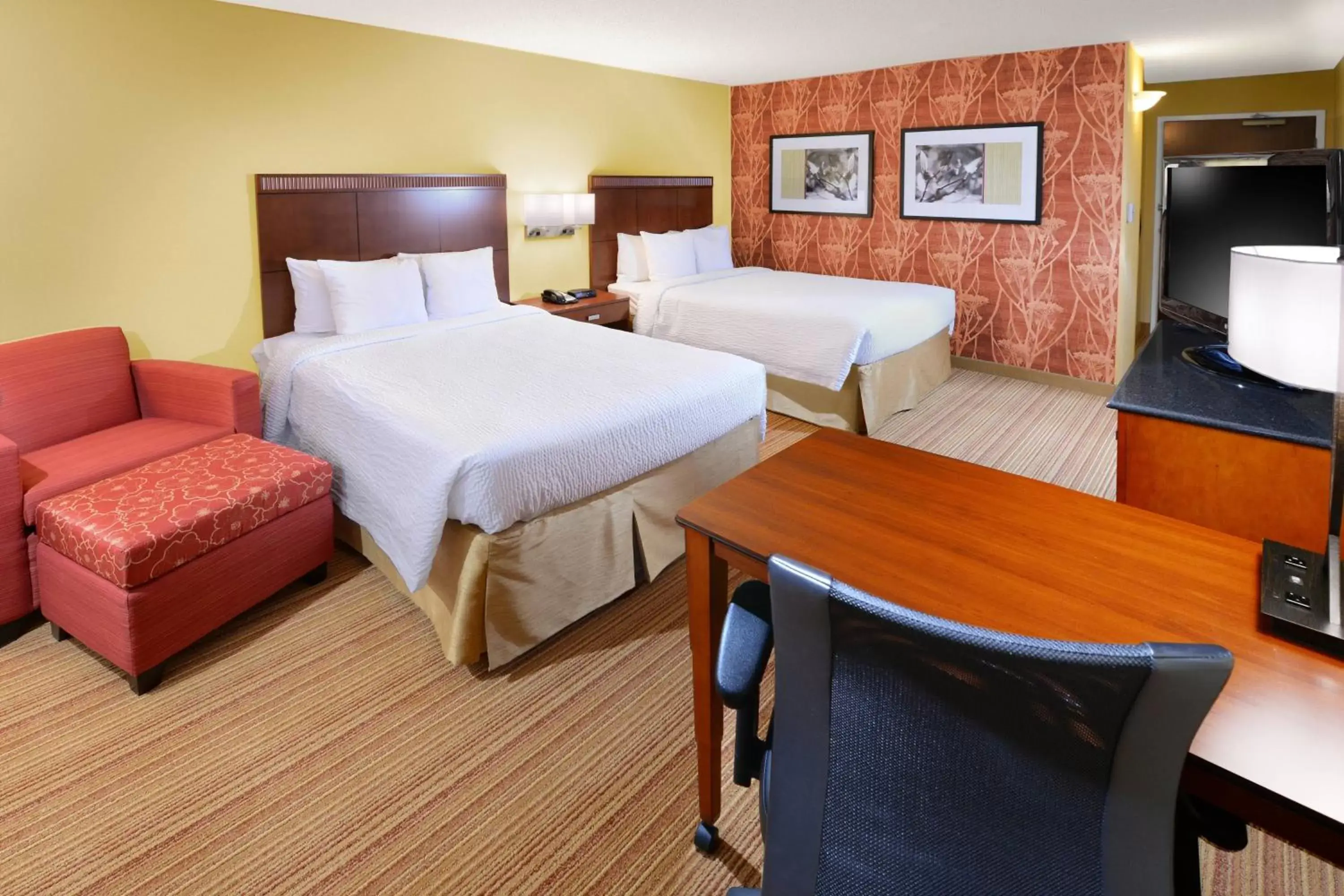 Photo of the whole room, Bed in Courtyard by Marriott Dallas Plano in Legacy Park