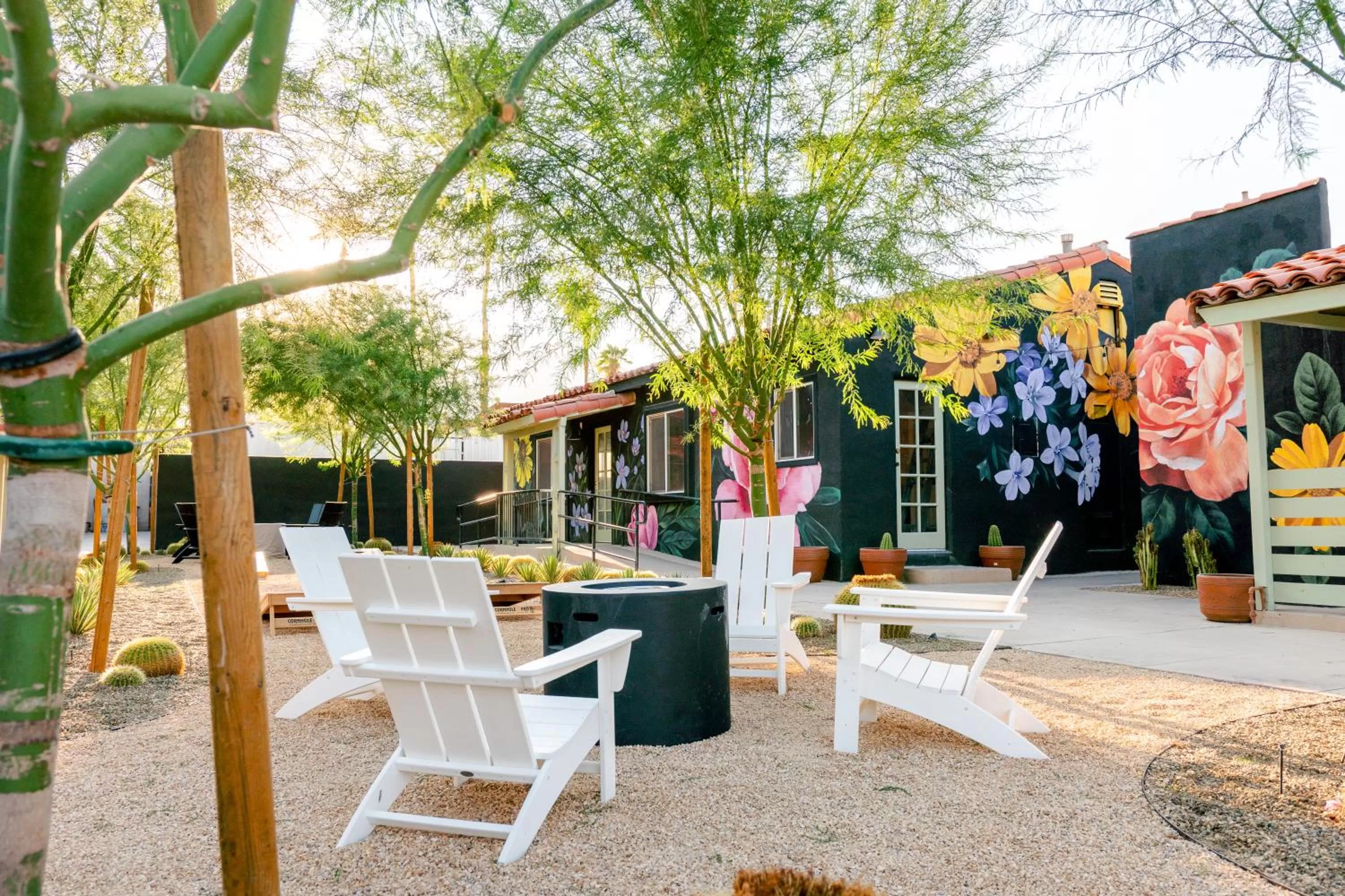 Patio in Fleur Noire Hotel - 21 and Over