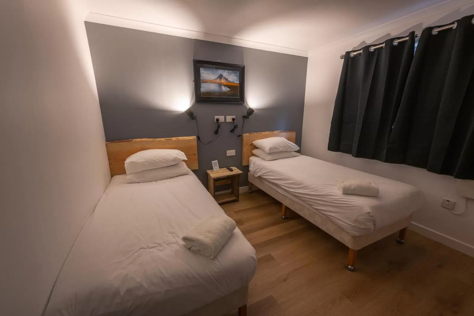 Bedroom, Bed in Roam West