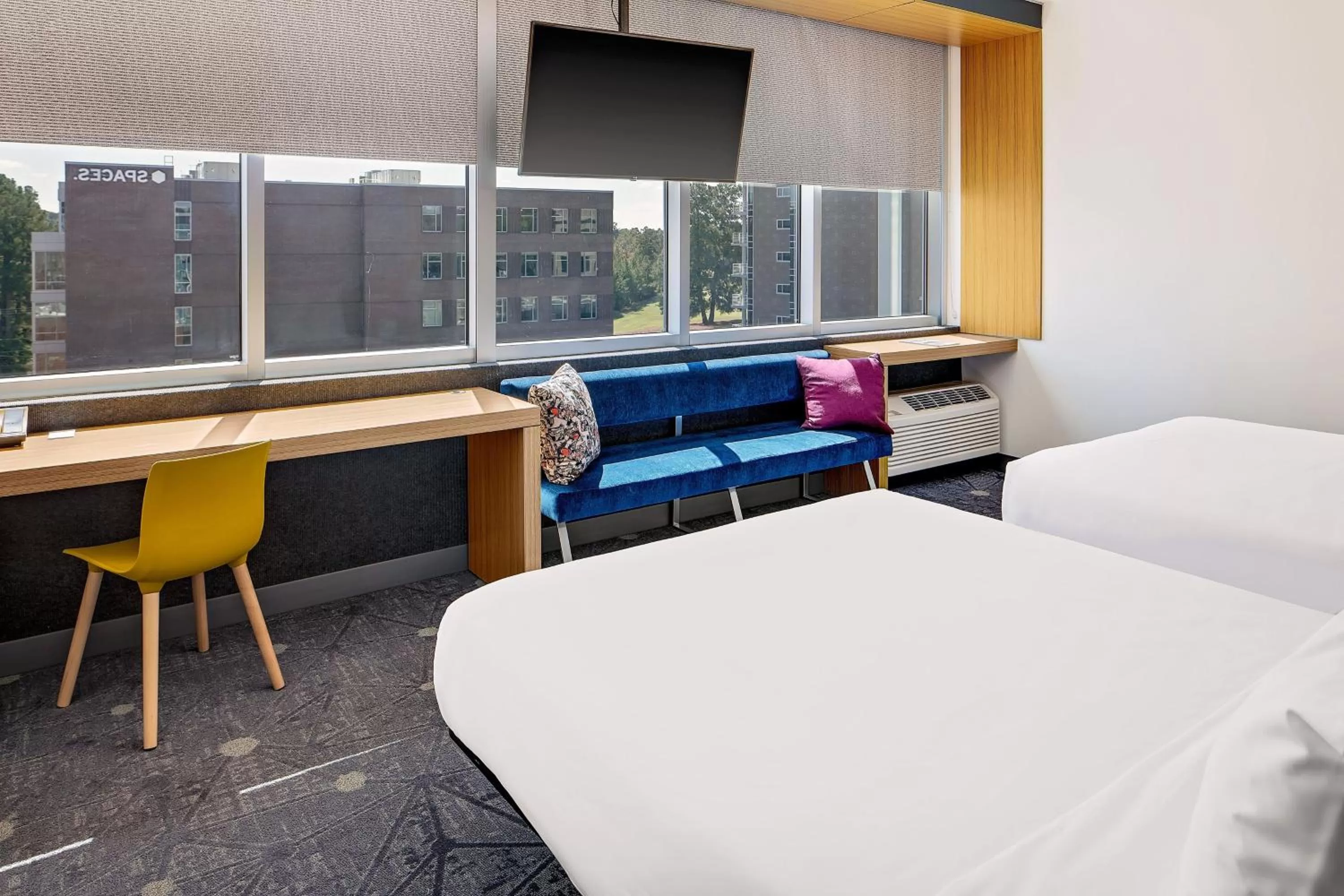 Bed in Aloft Chapel Hill