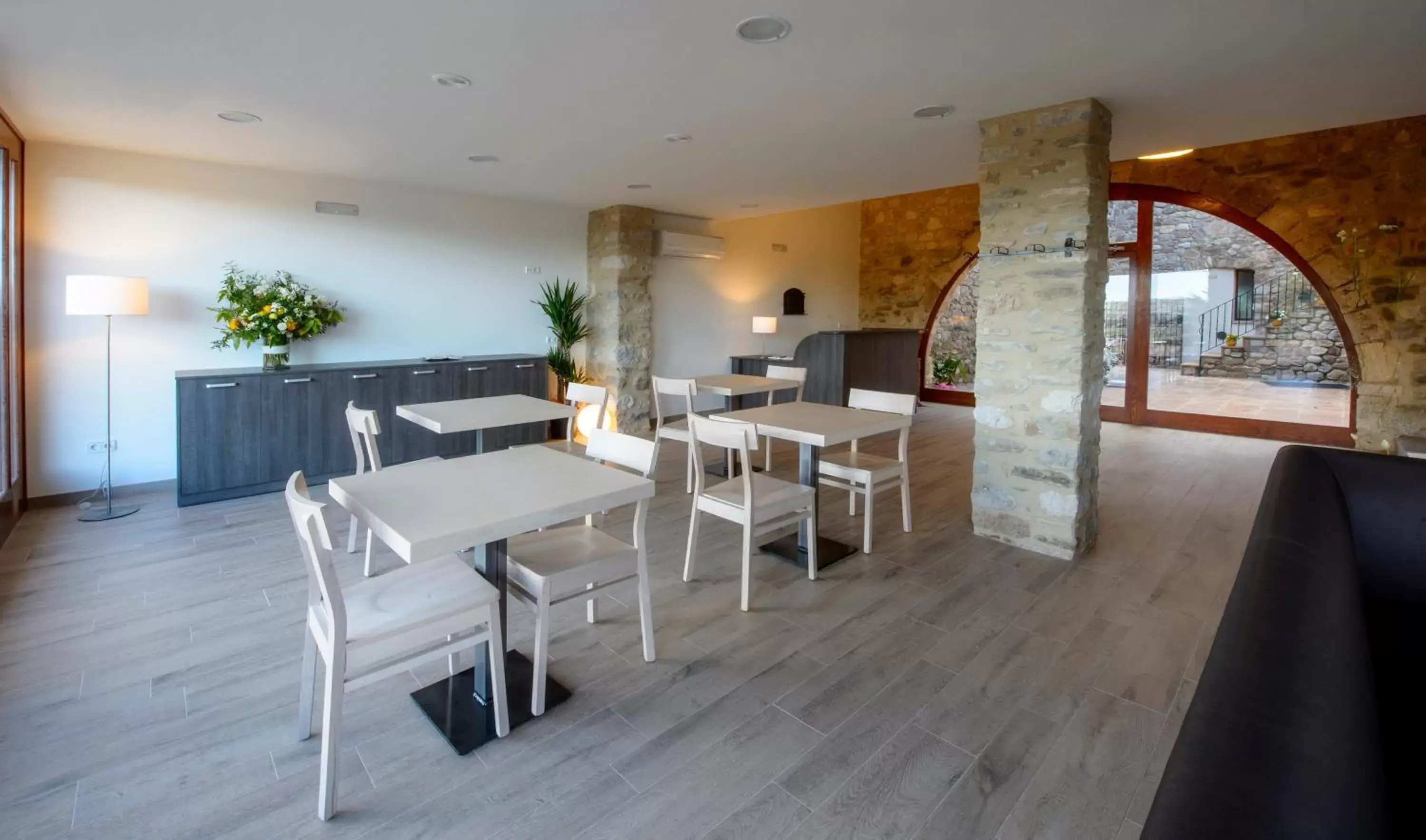 Communal lounge/ TV room, Restaurant/Places to Eat in Mas Pere Pau