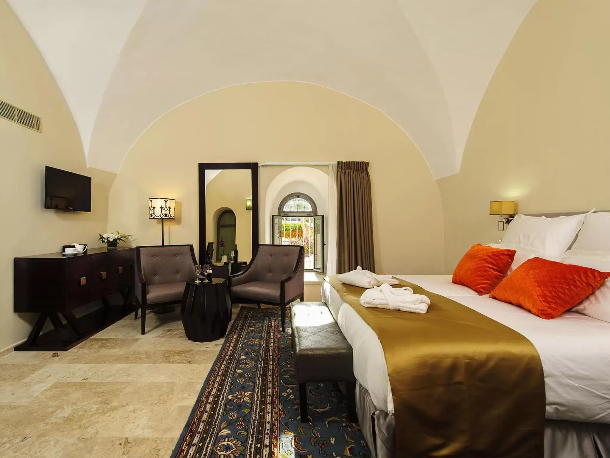 Bedroom in The Sephardic House Hotel in The Jewish Quarter