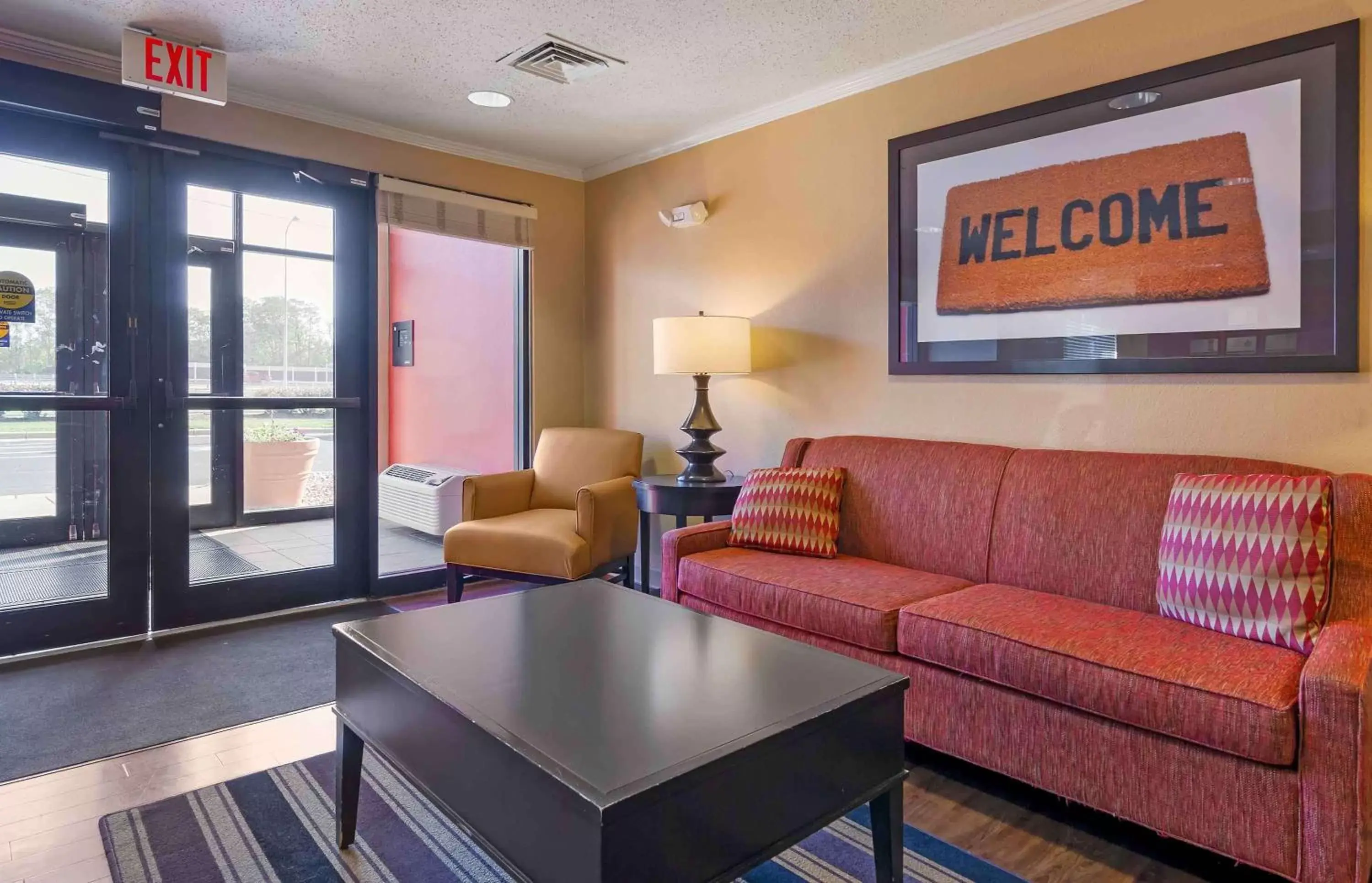 Lobby or reception, Seating Area in Extended Stay America Suites - Madison - Old Sauk Rd