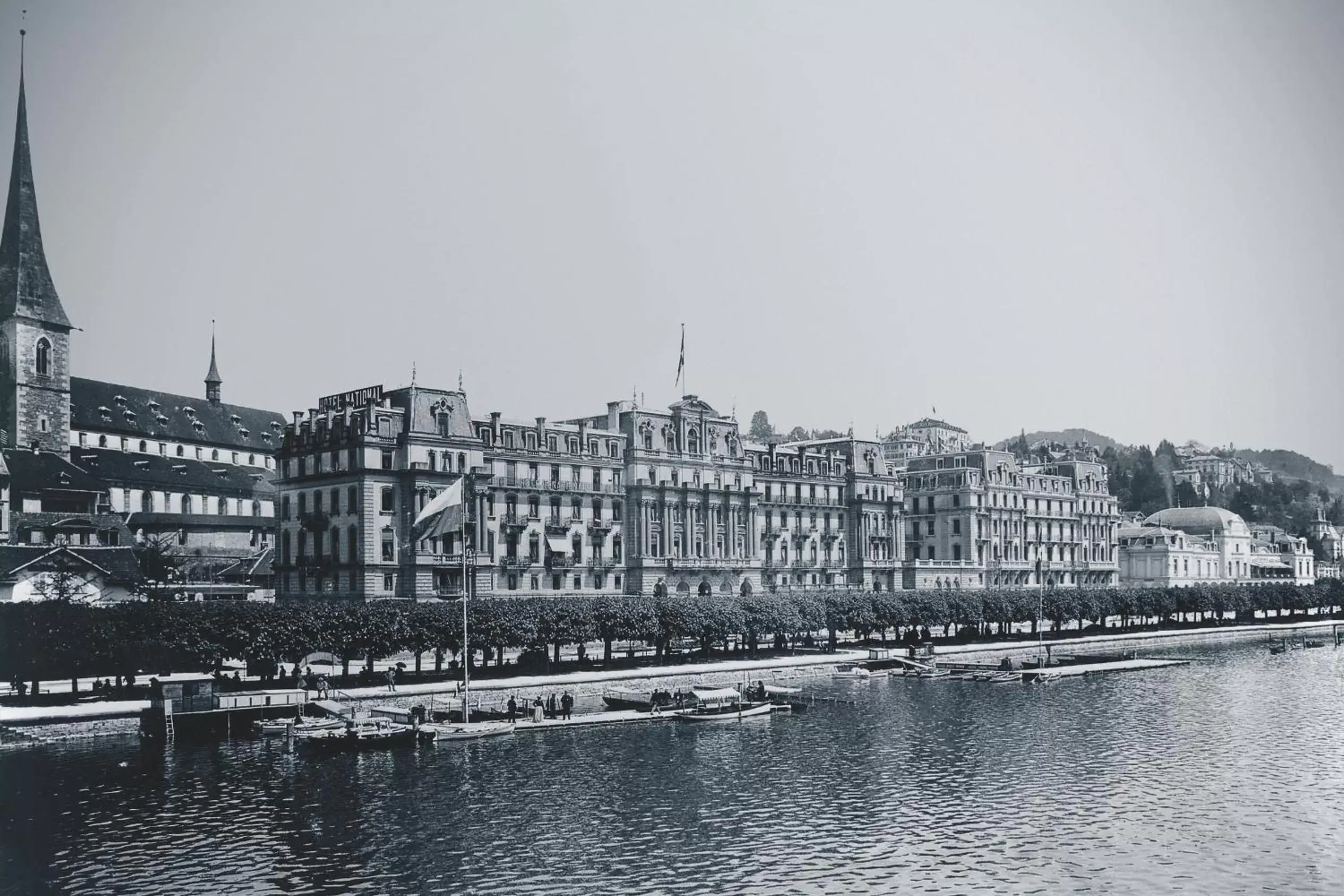 Facade/entrance in Grand Hotel National Luzern