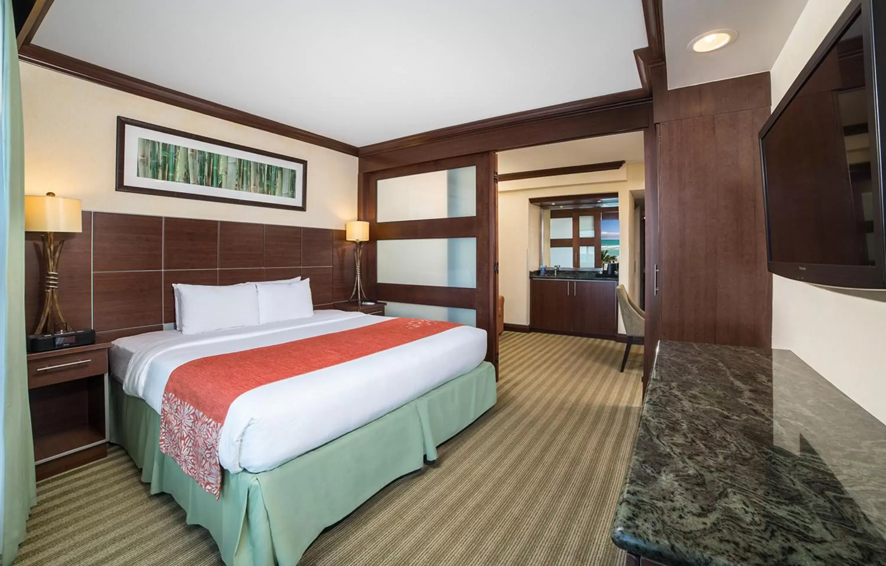 Bedroom, Bed in Newport Beachside Hotel & Resort