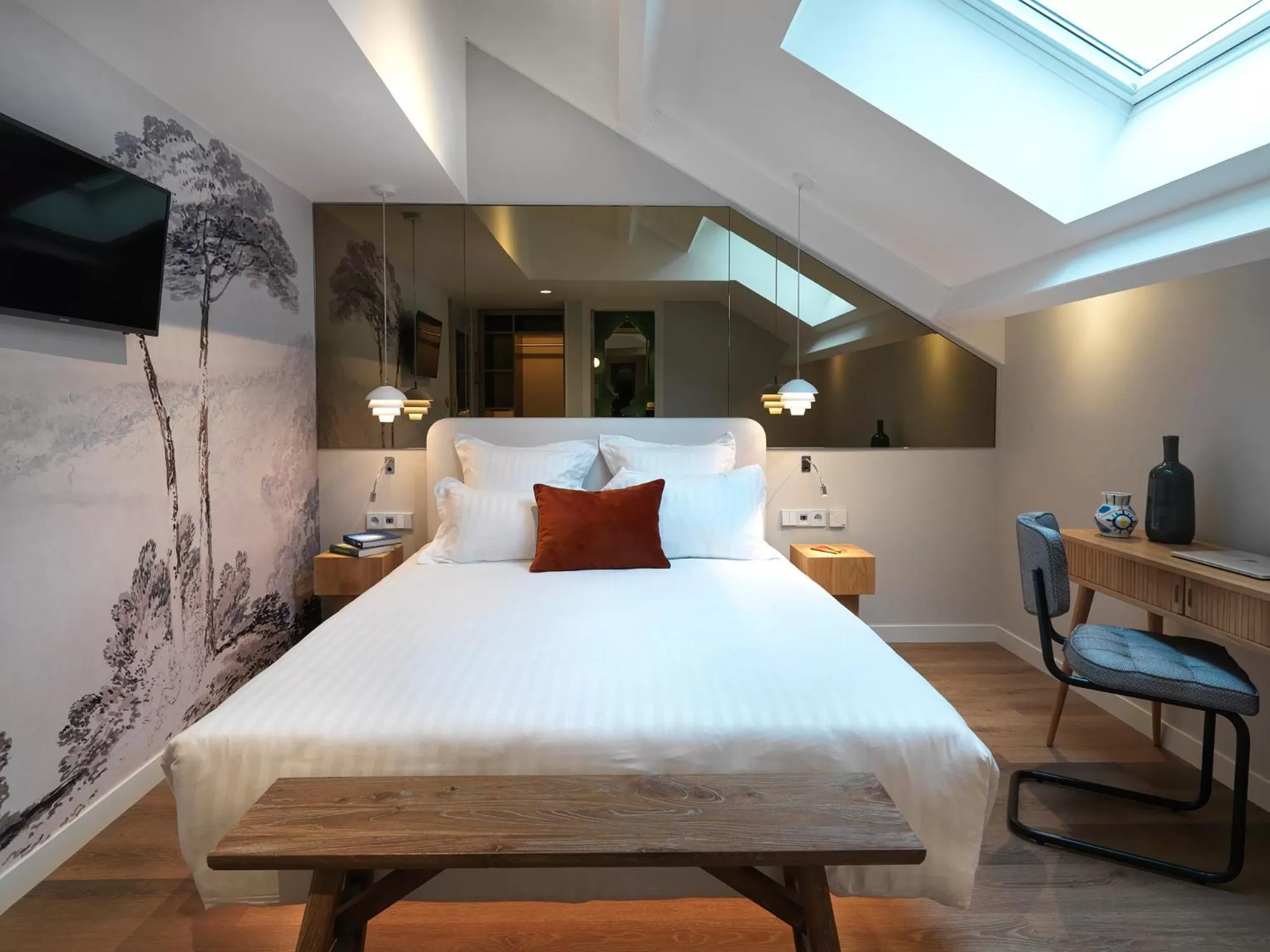 Bedroom, Bed in Le Katorze Hôtel