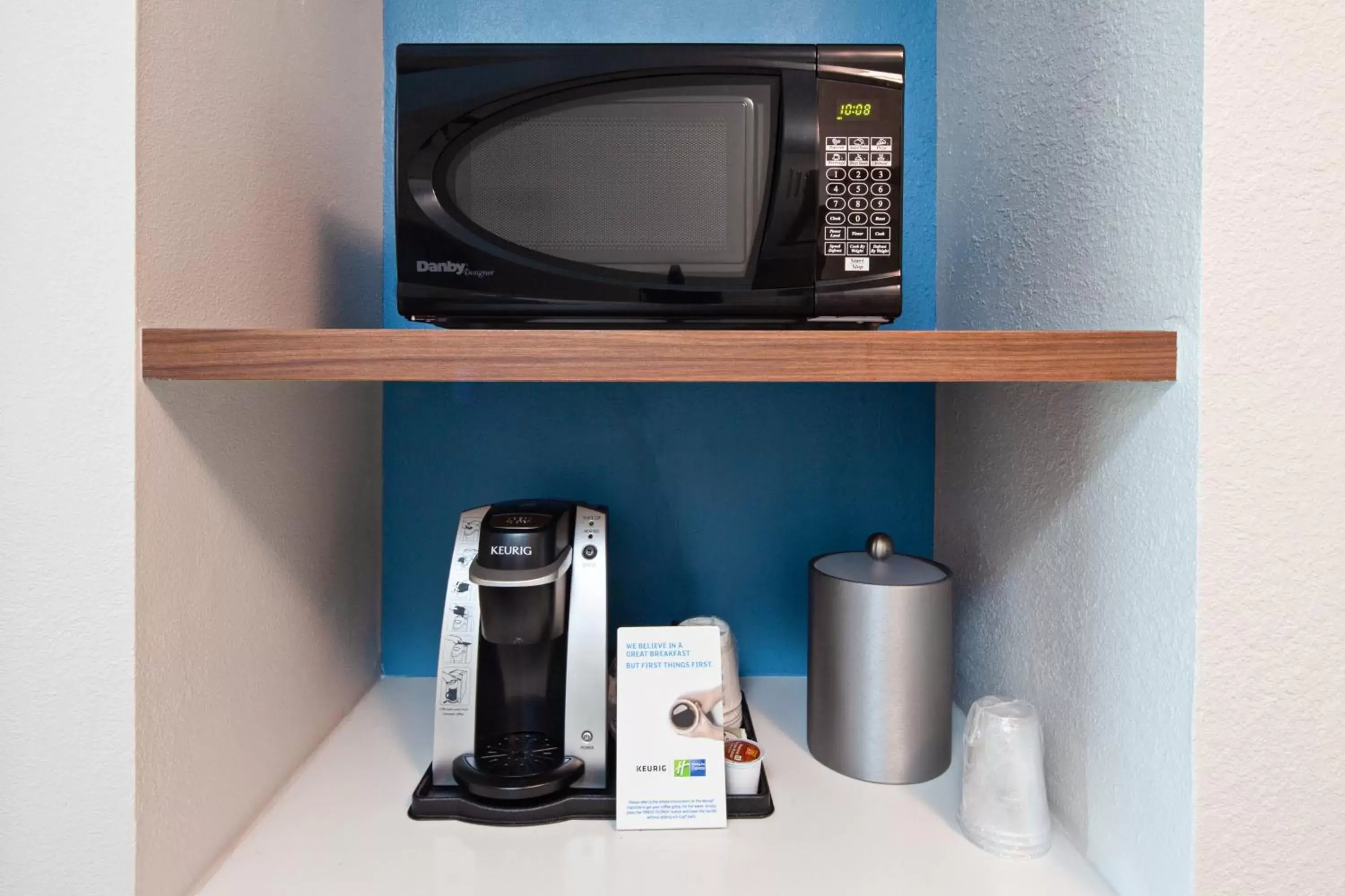 Queen Room with Two Queen Beds - Hearing Accessible in Holiday Inn Express & Suites Clovis Fresno Area by IHG Queen Room with Two Queen Beds - Hearing Accessible in Holiday Inn Express & Suites Clovis Fresno Area by IHG