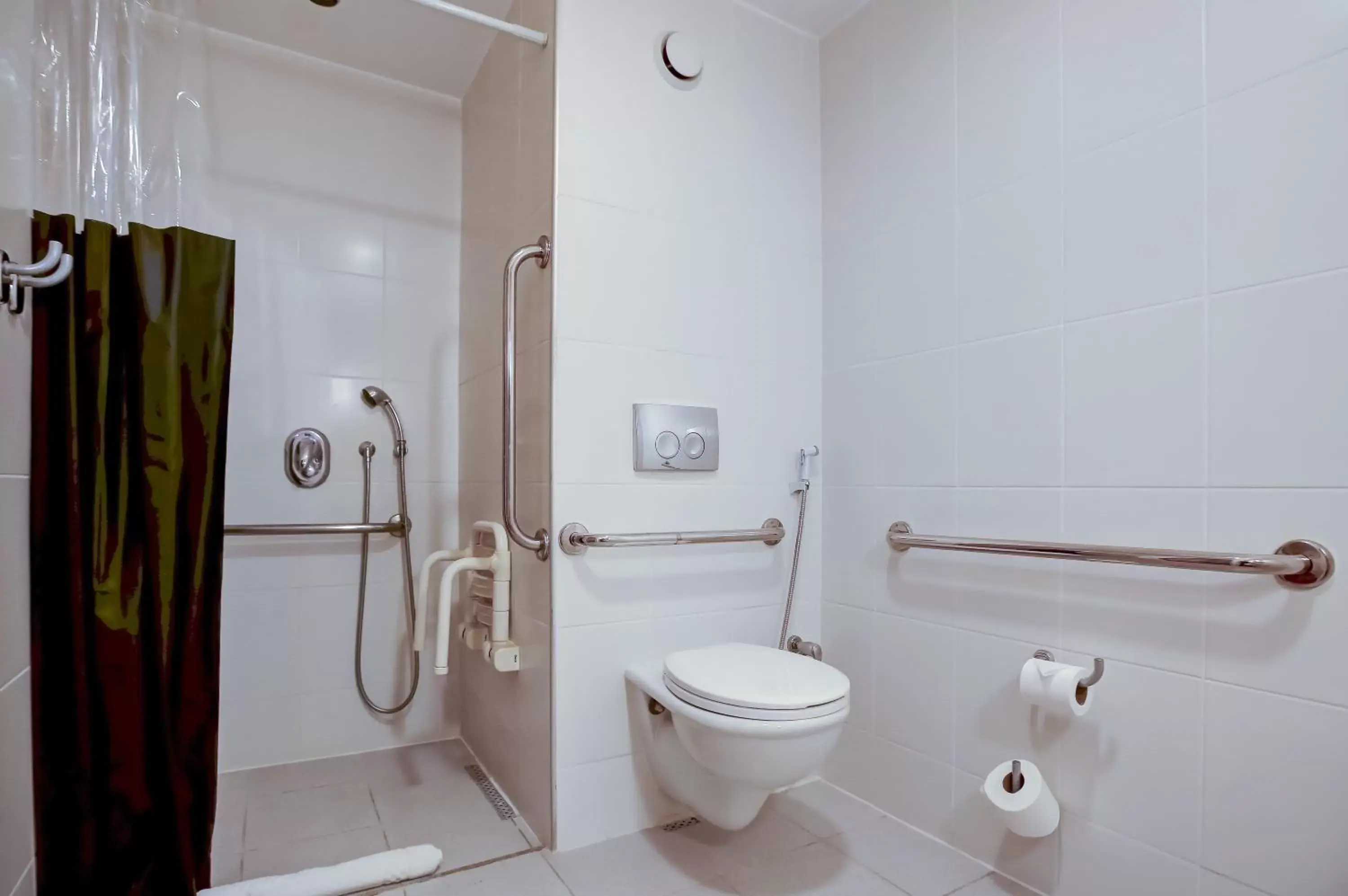 Toilet, Bathroom in ibis Copacabana Posto 2