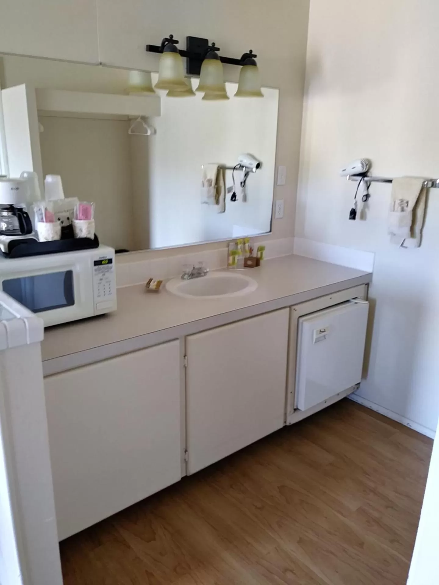 Kitchen or kitchenette in Pacific Reef Hotel & Light Show