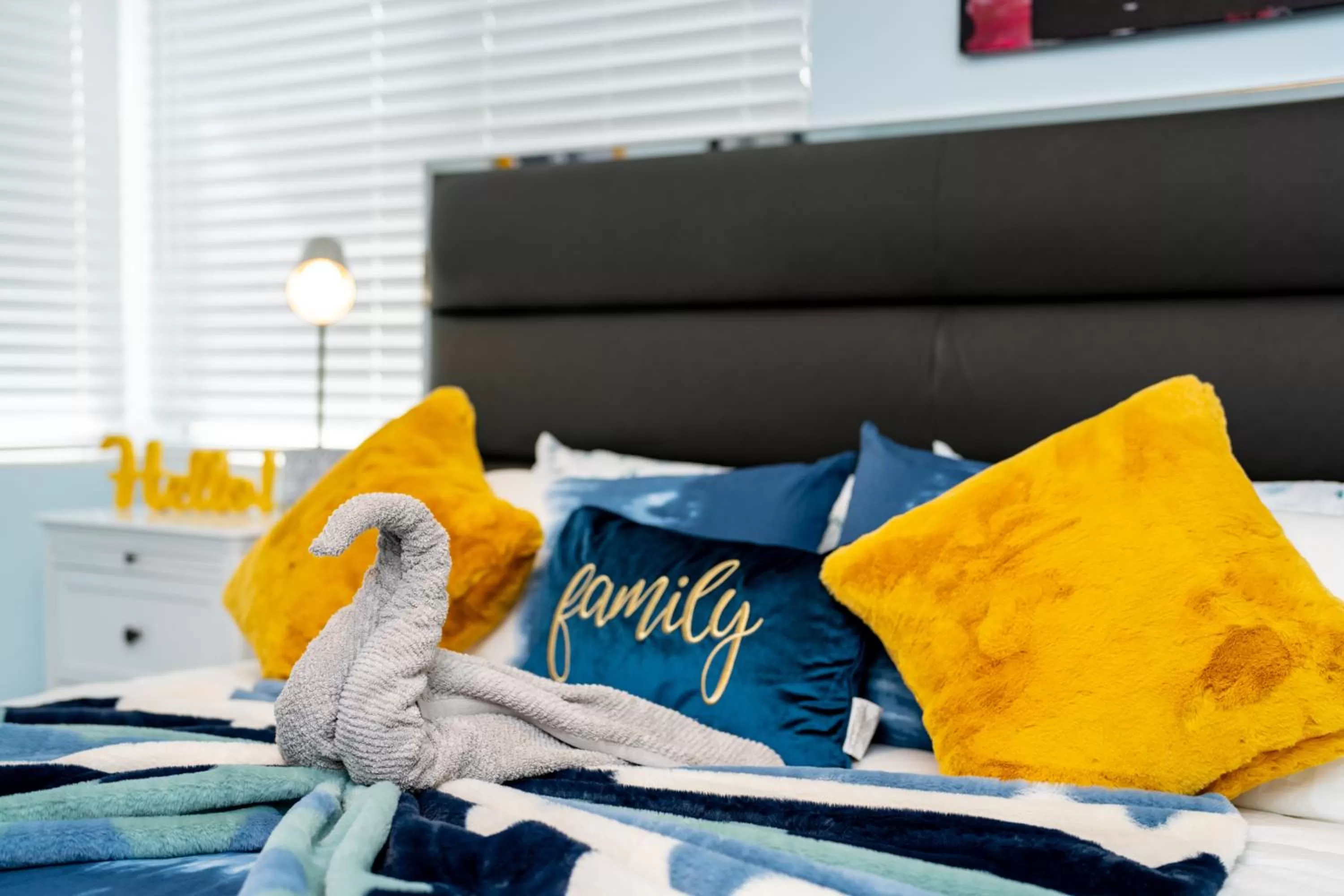 Bedroom, Bed in The Surf Hollywood Beach