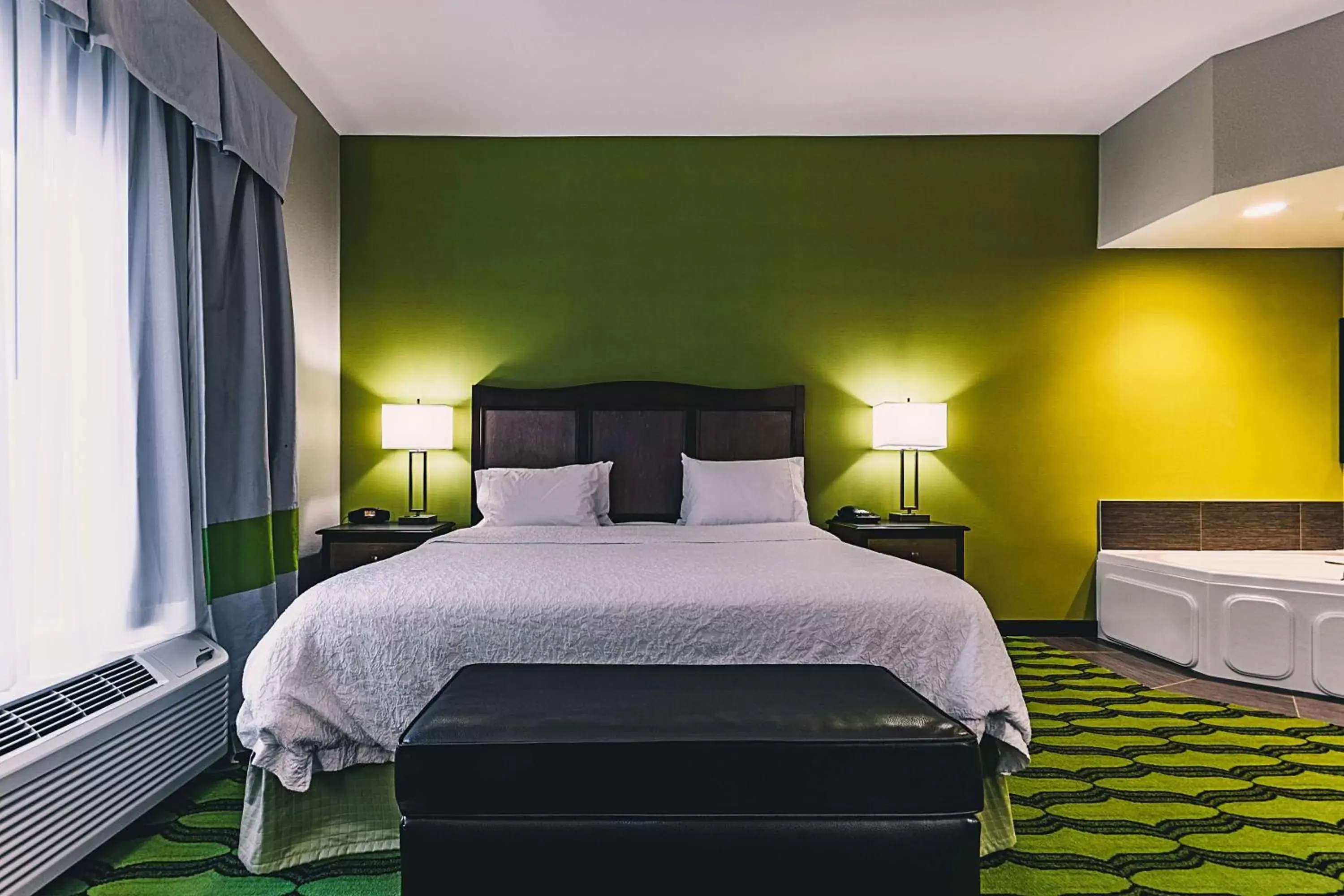 Bed in Hampton Inn Niagara Falls/ Blvd Bed in Hampton Inn Niagara Falls/ Blvd