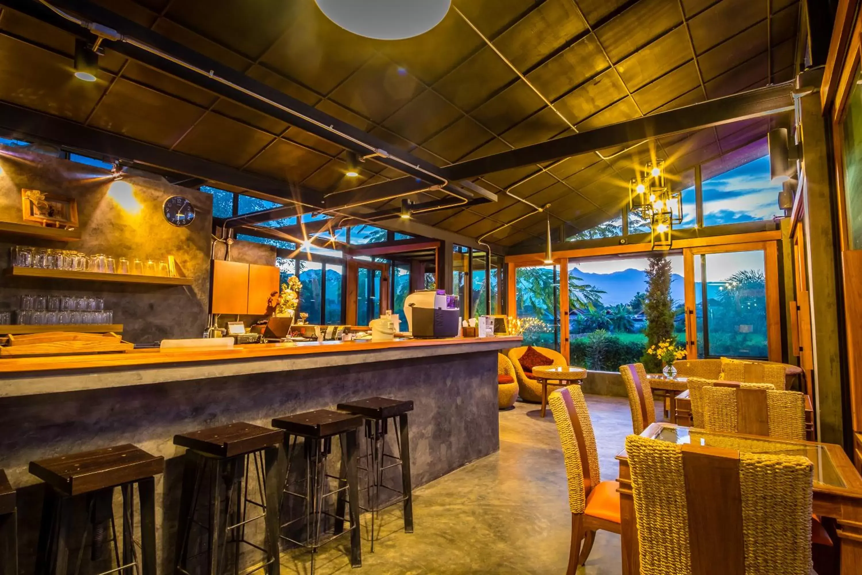 Restaurant/places to eat, Lounge/Bar in Family House Zen Boutique Resort