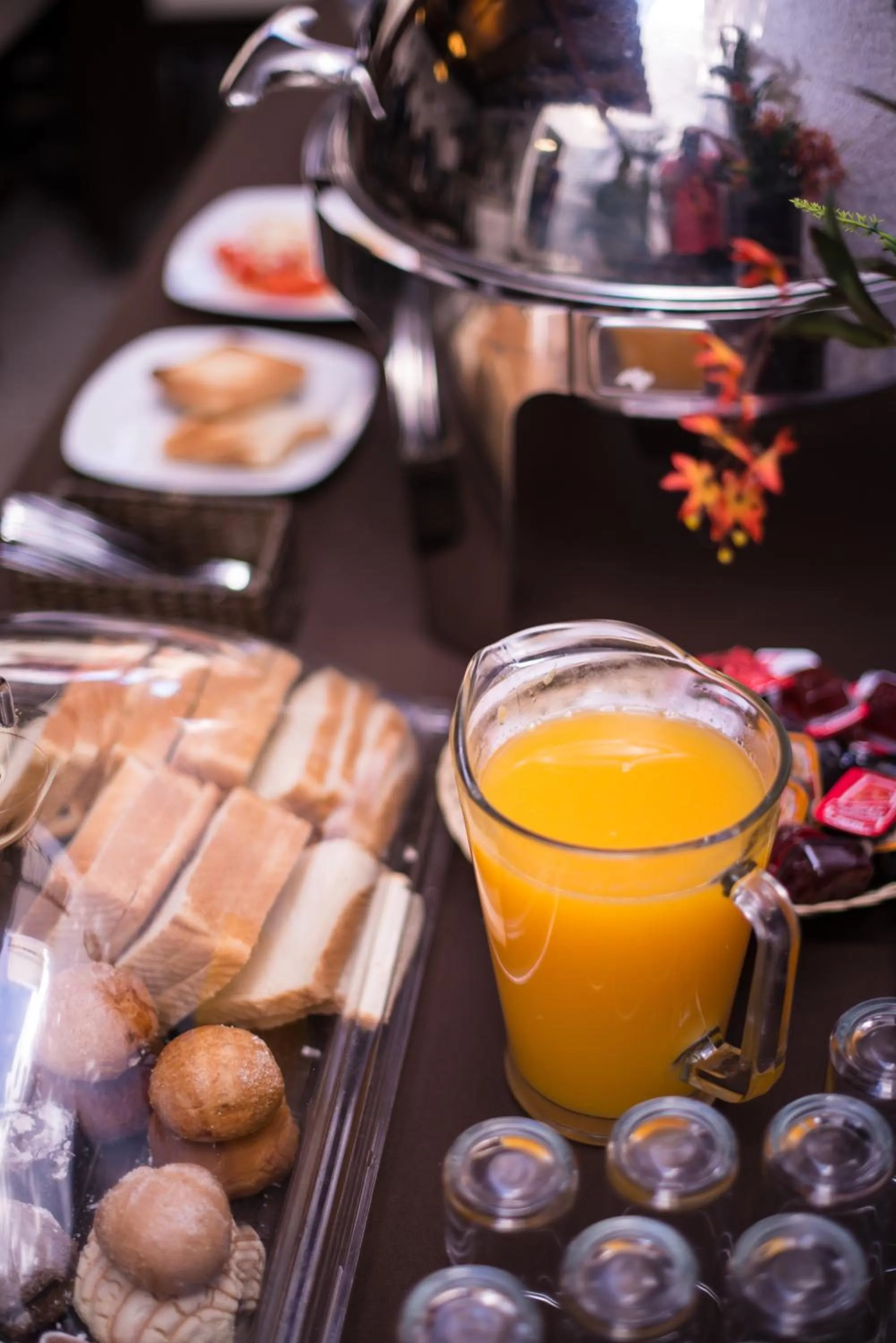 Dining area in Del Marques Hotel and Suites
