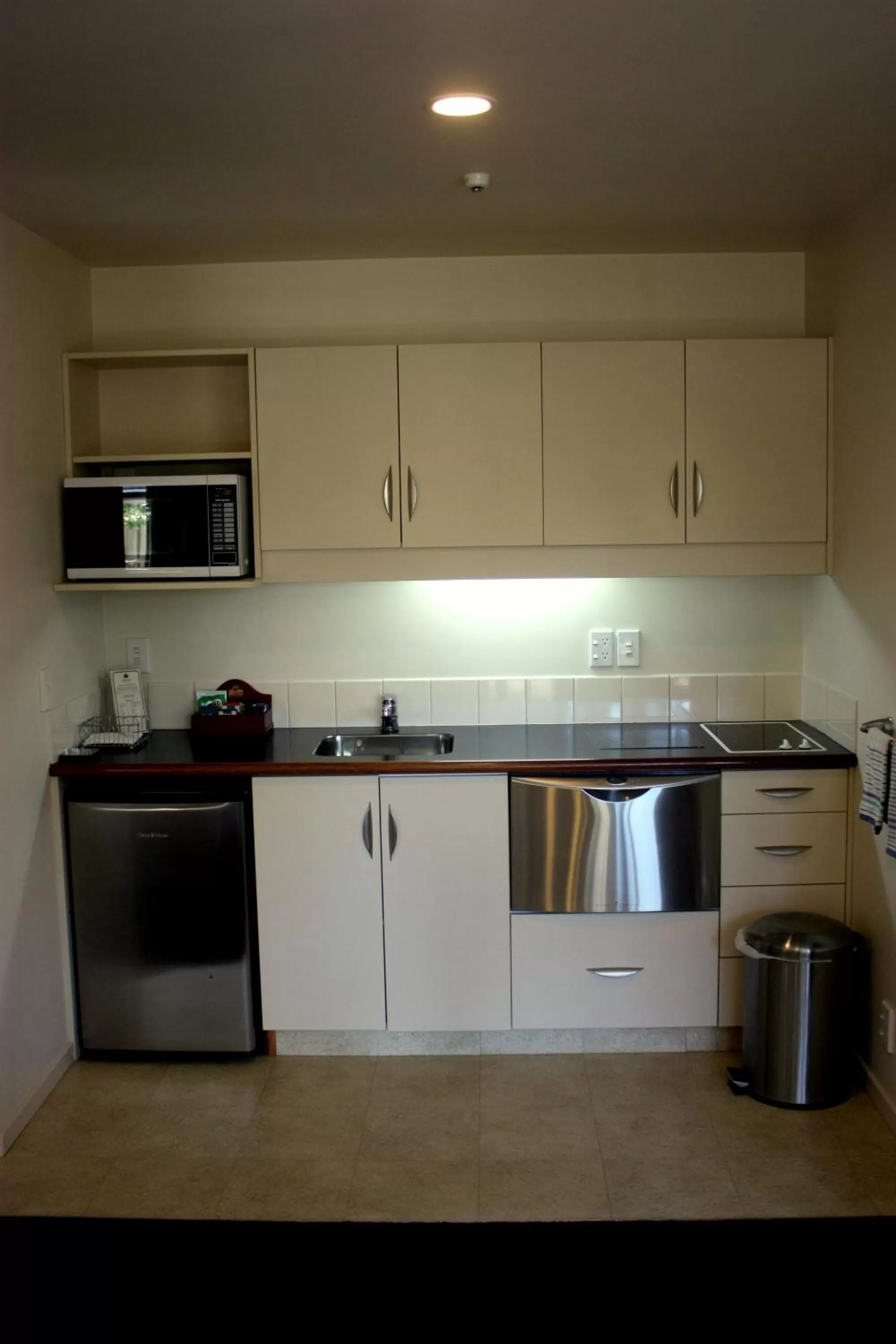 Kitchen or kitchenette in Cedar Grove Motor Lodge