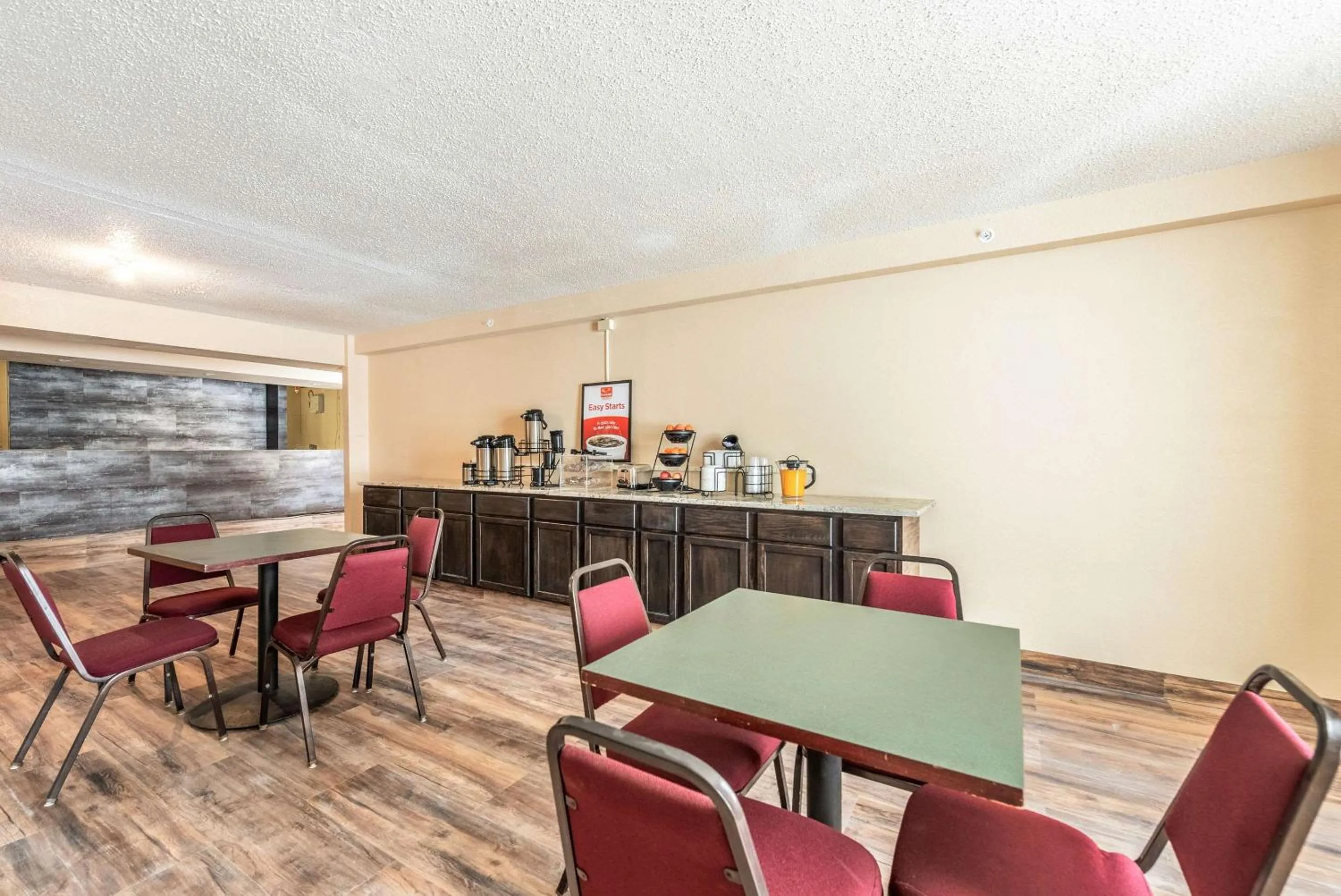 Restaurant/Places to Eat in Econo Lodge