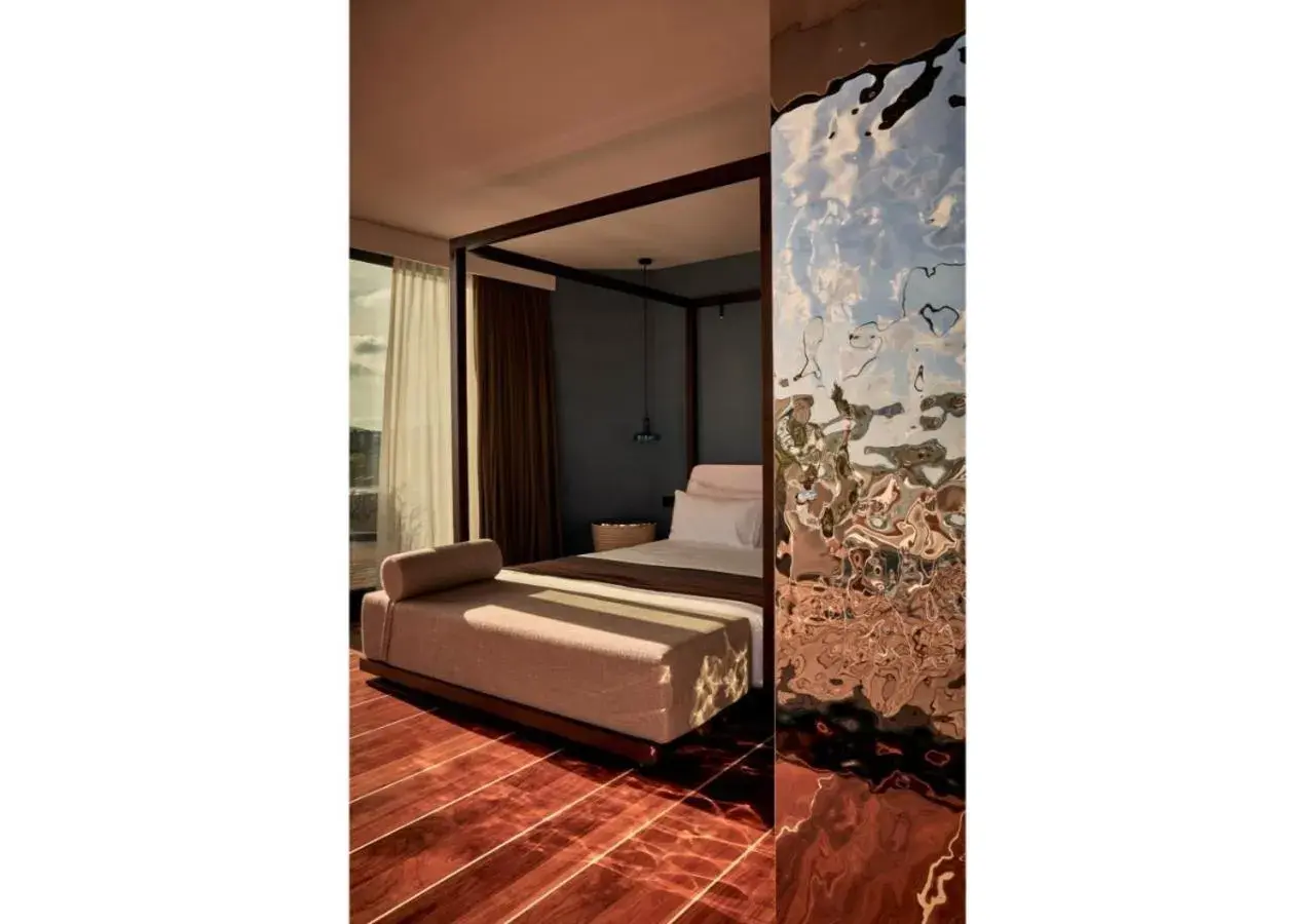 Bedroom, Bed in Sir Joan Hotel
