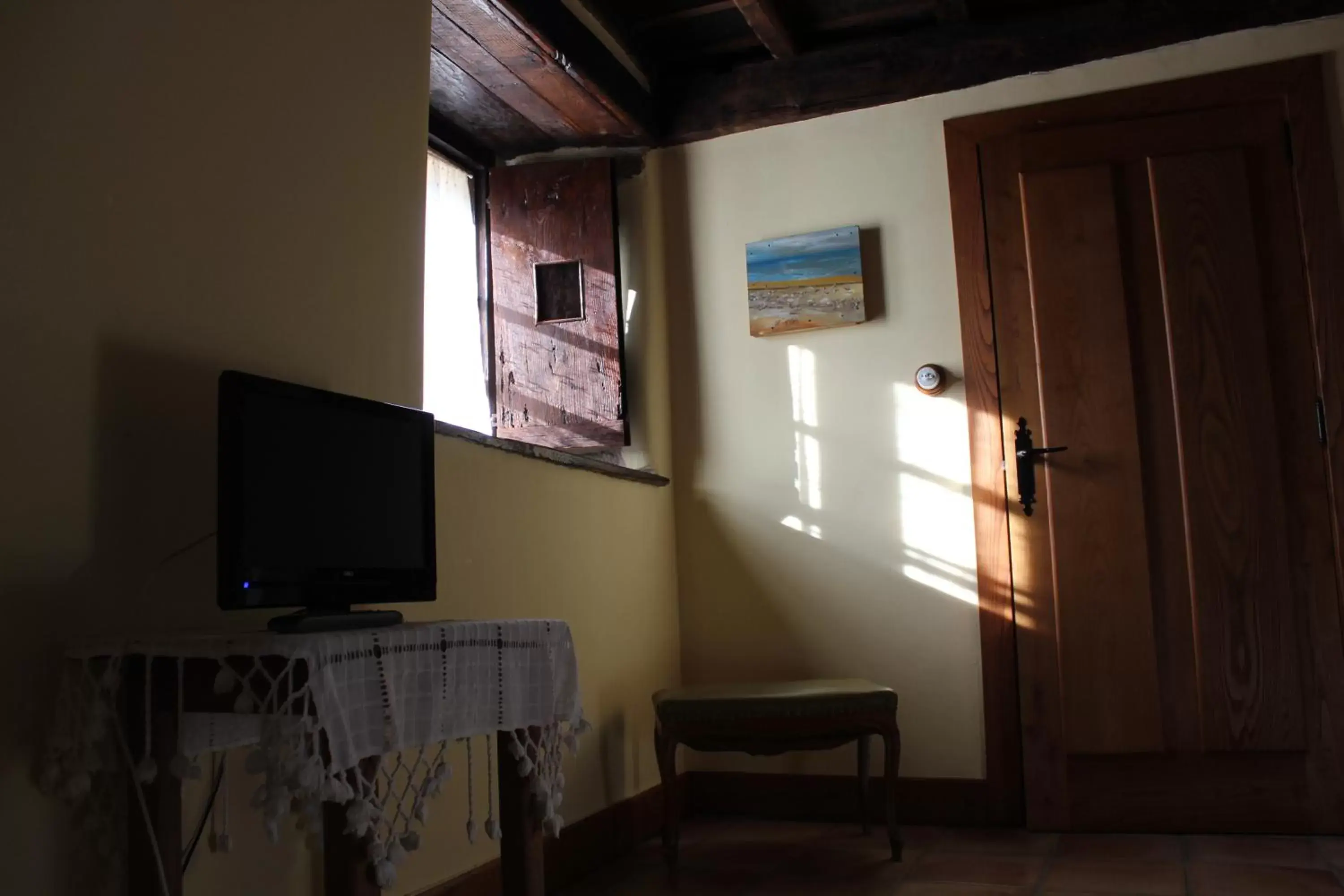 Decorative detail, TV/Entertainment Center in Rectoral de Anllo