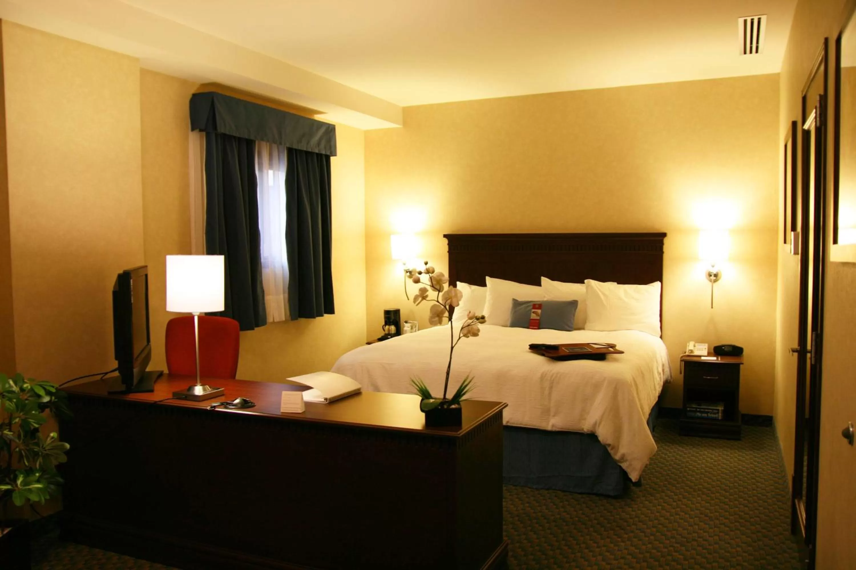Bed in Hampton Inn & Suites Mexico City - Centro Historico