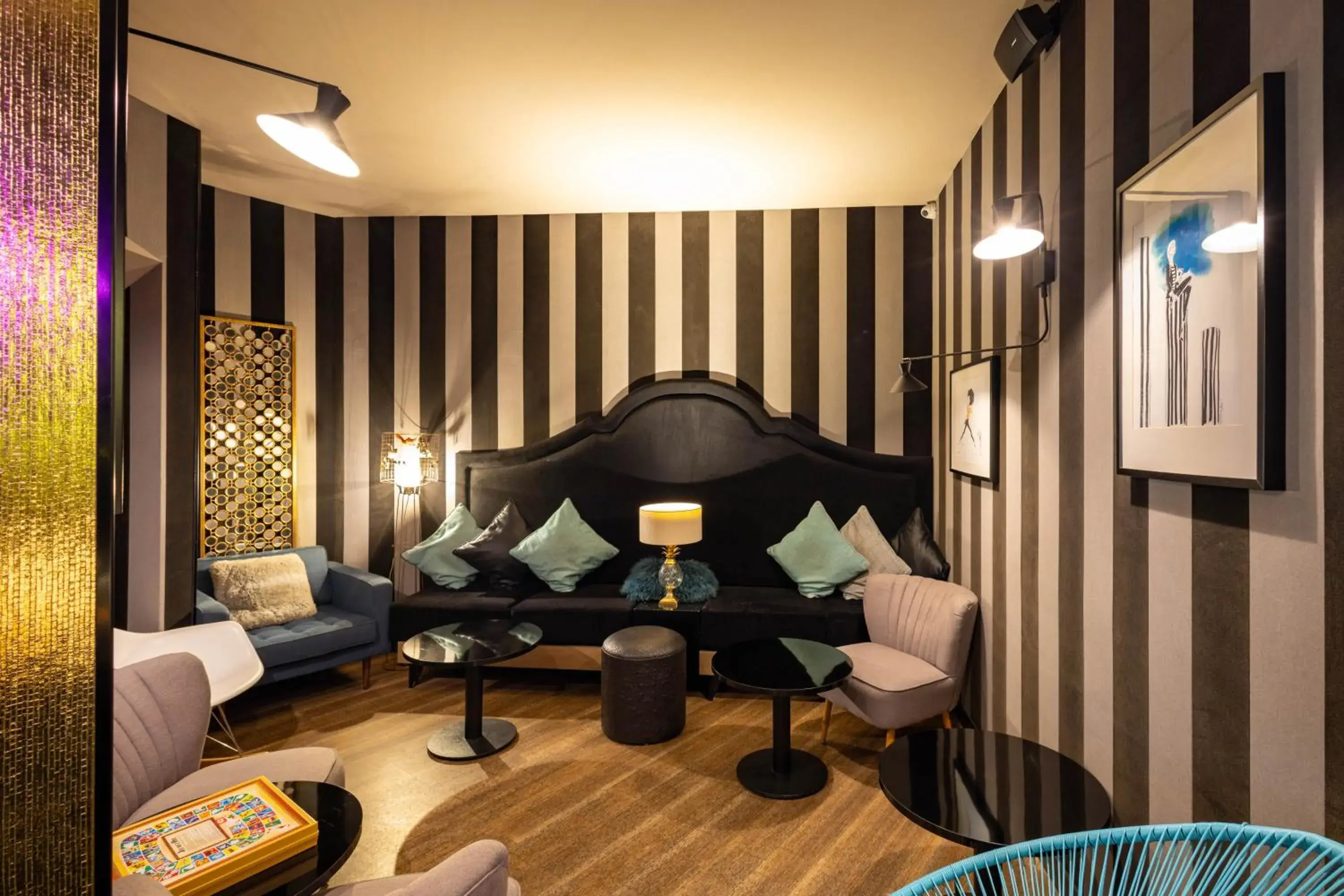Lobby or reception, Bed in Hotel La Parizienne By Elegancia