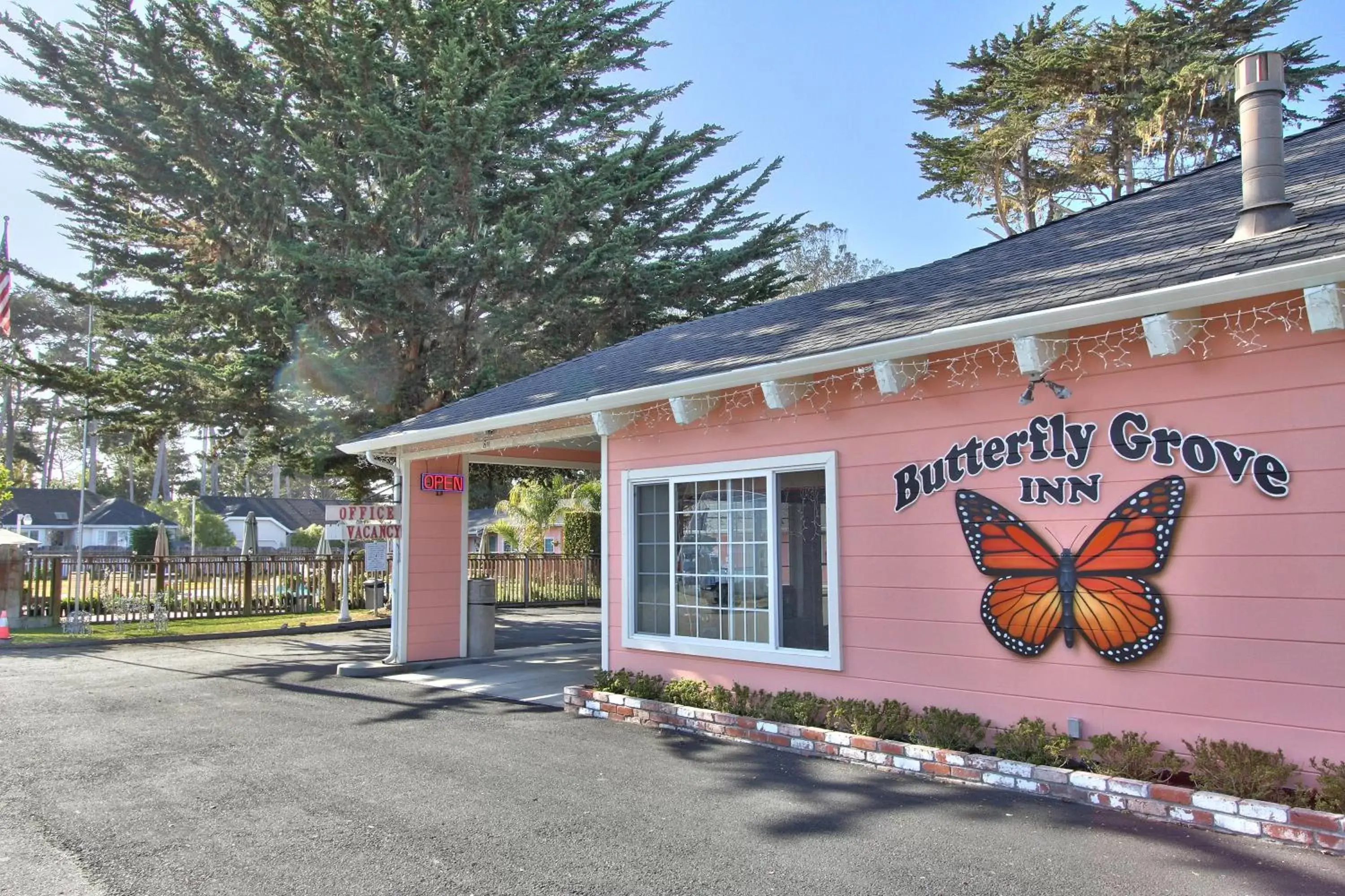 Facade/entrance, Property Building in Butterfly Grove Inn