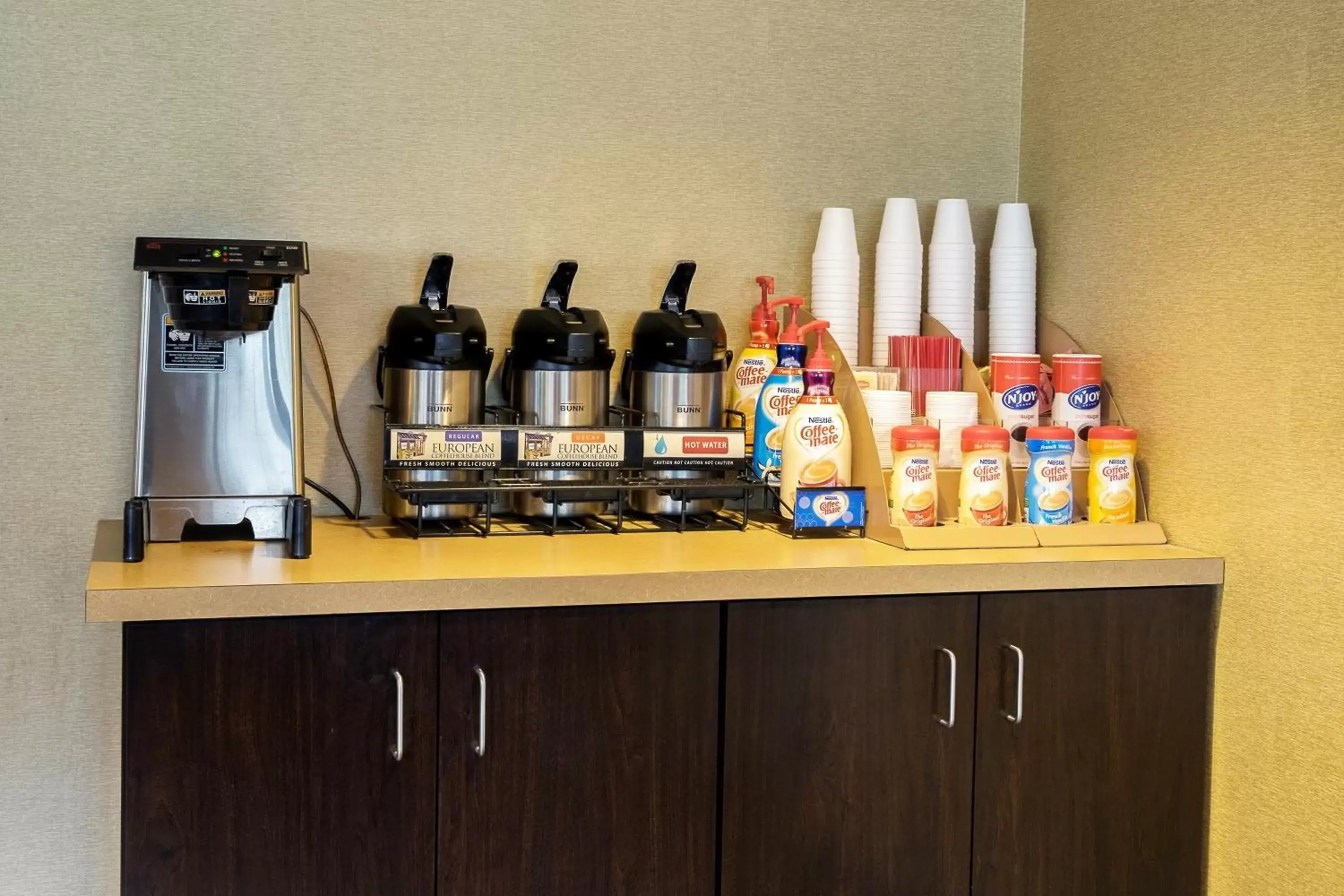 Lobby or reception in Red Roof Inn PLUS+ Baltimore-Washington DC/BWI Airport Lobby or reception in Red Roof Inn PLUS+ Baltimore-Washington DC/BWI Airport