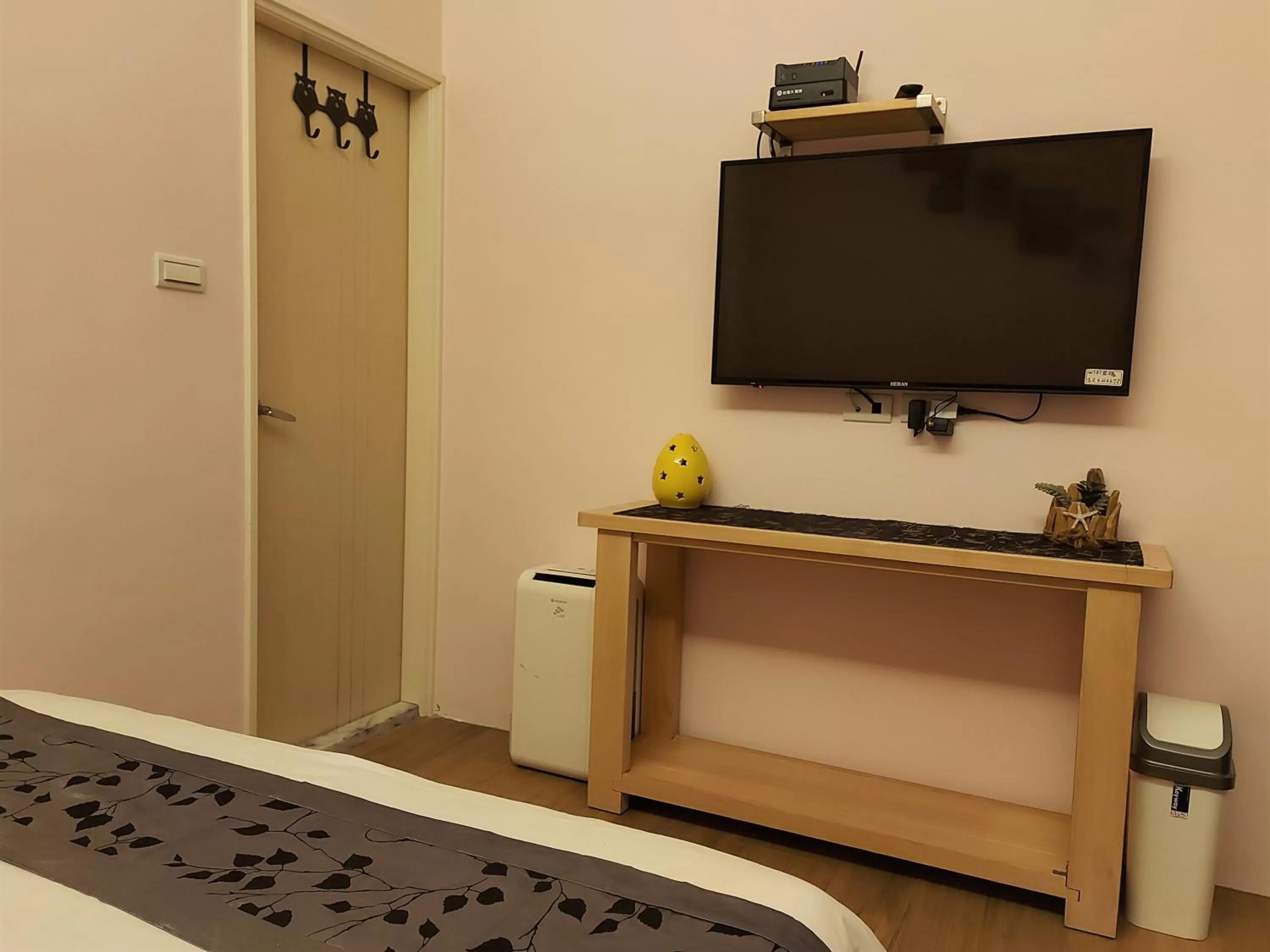 Photo of the whole room, Bed in Dosun B&B