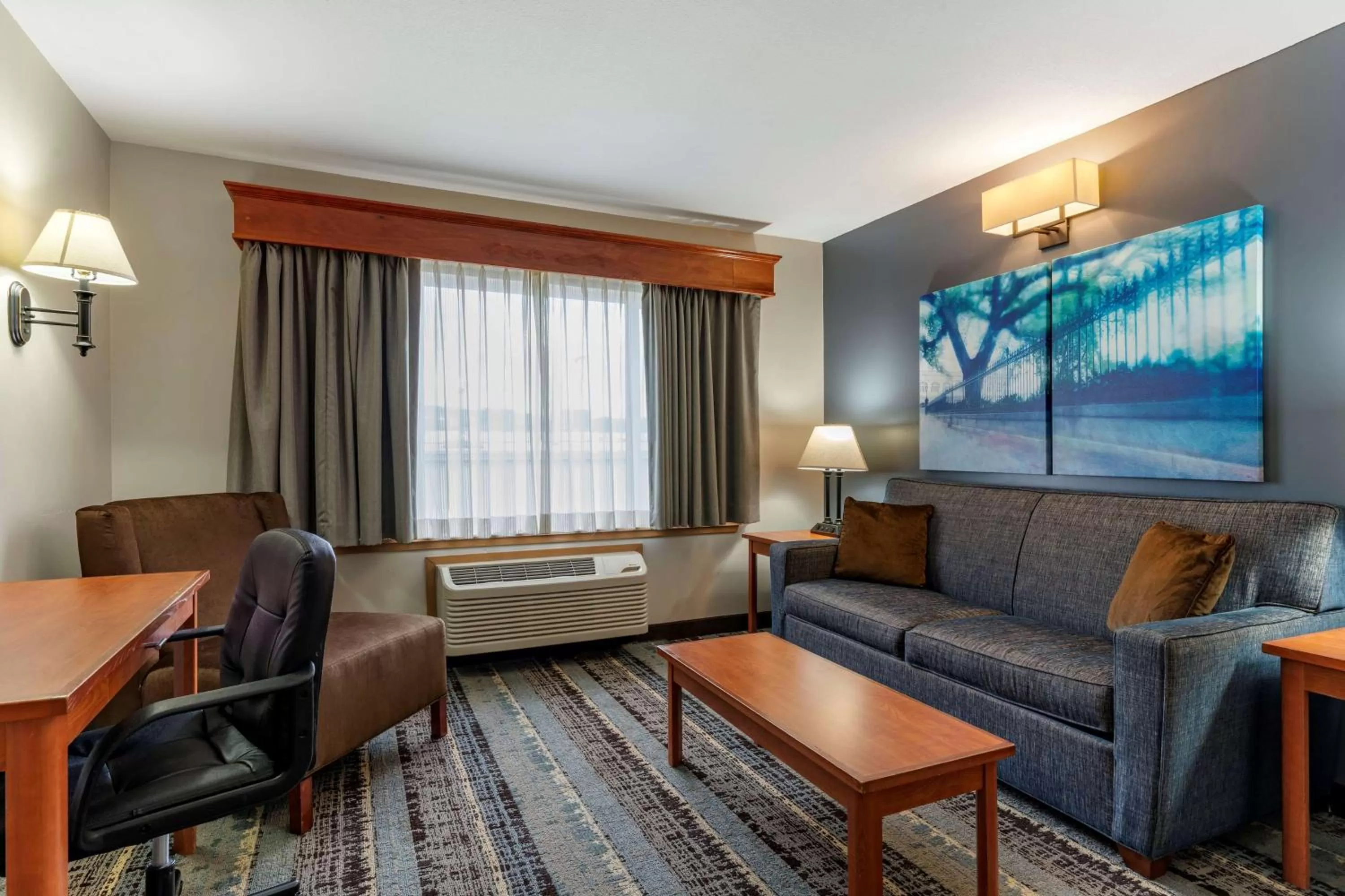 Bedroom in Best Western Newberg Inn