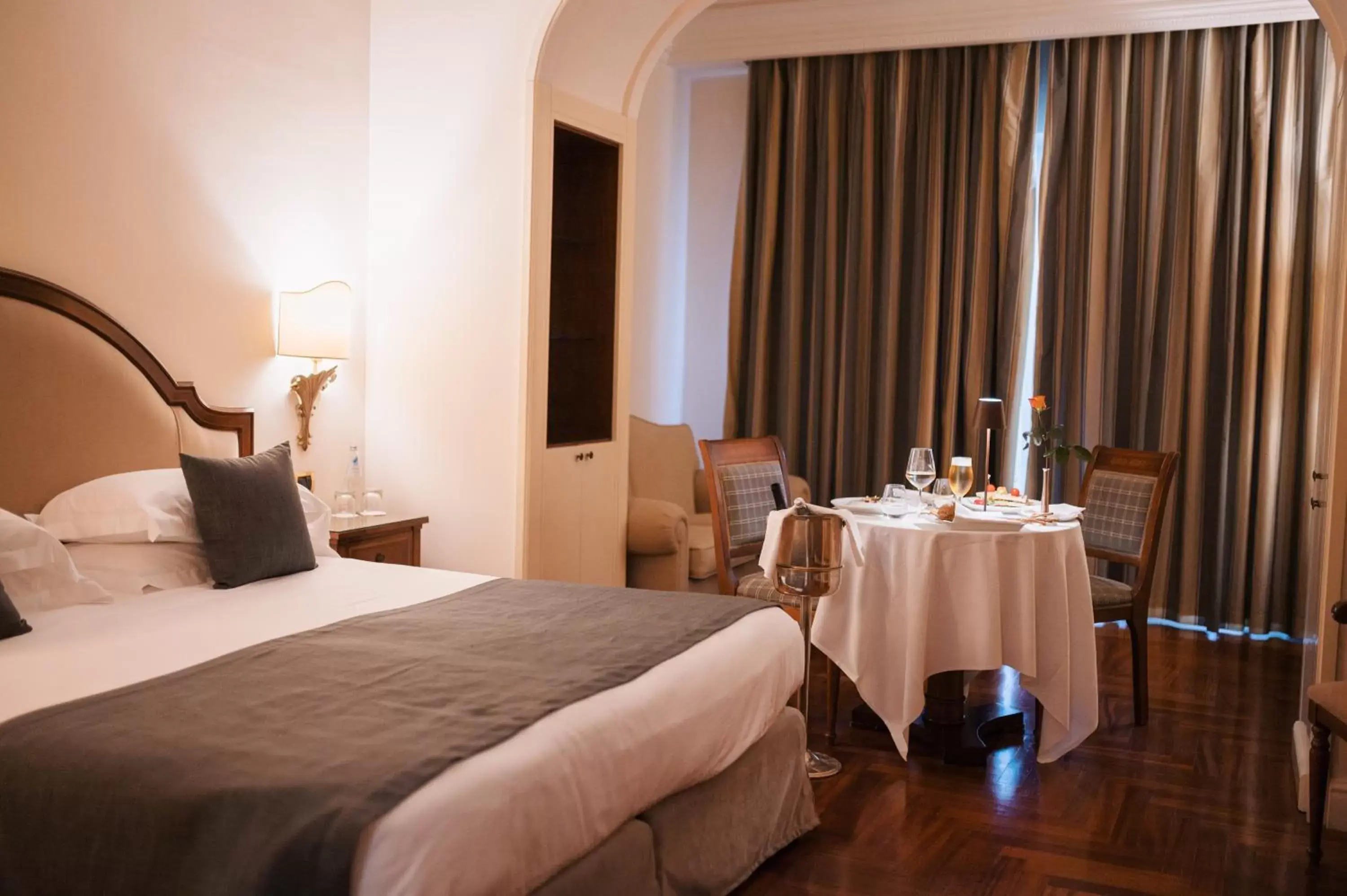 room service in Grand Hotel San Pietro Relais & Chateaux