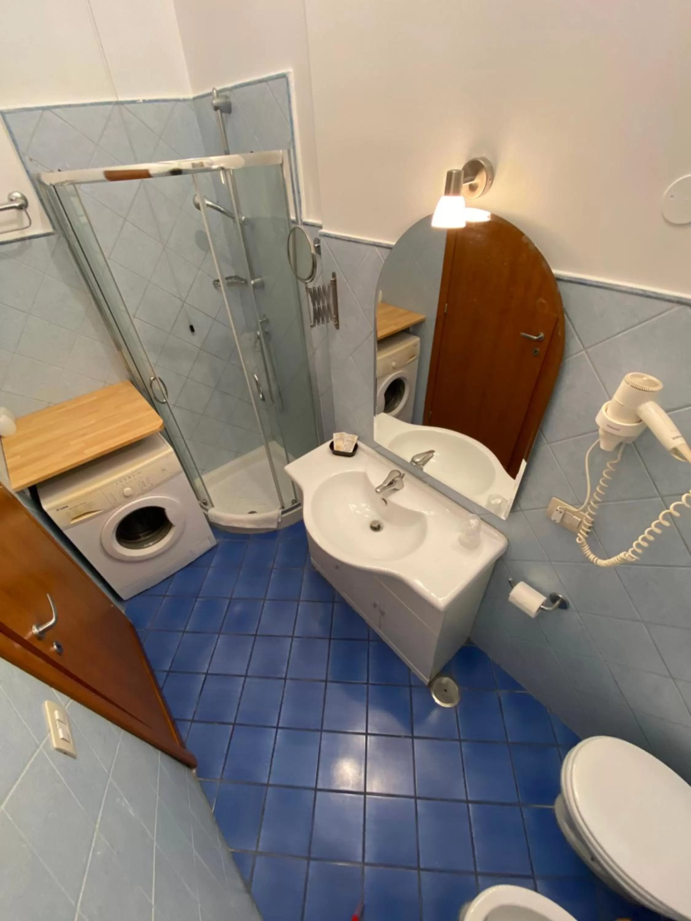 Bathroom in Hotel Europeo Napoli