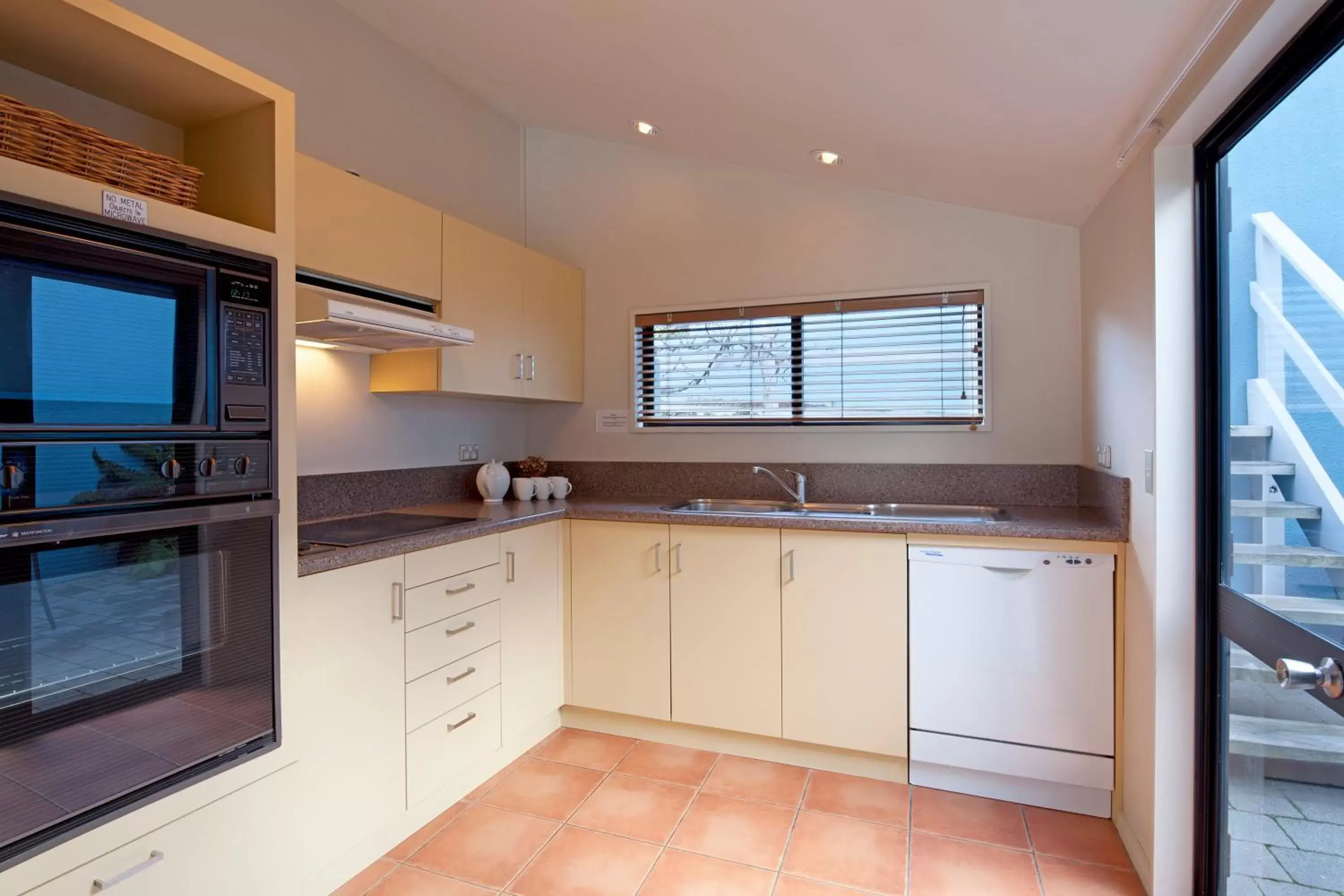 Kitchen or kitchenette, Kitchen/Kitchenette in Apartments at Spinnaker Bay