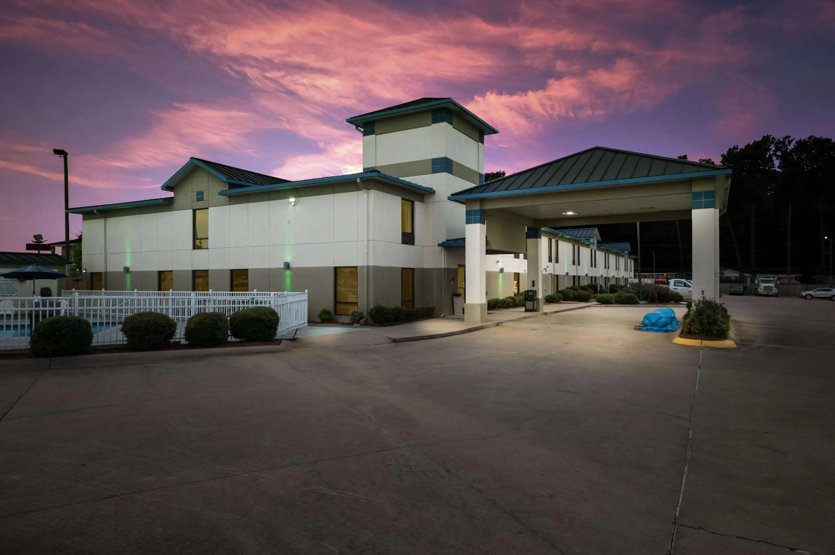Property building in Quality Inn Jacksonville near Little Rock Air Force Base