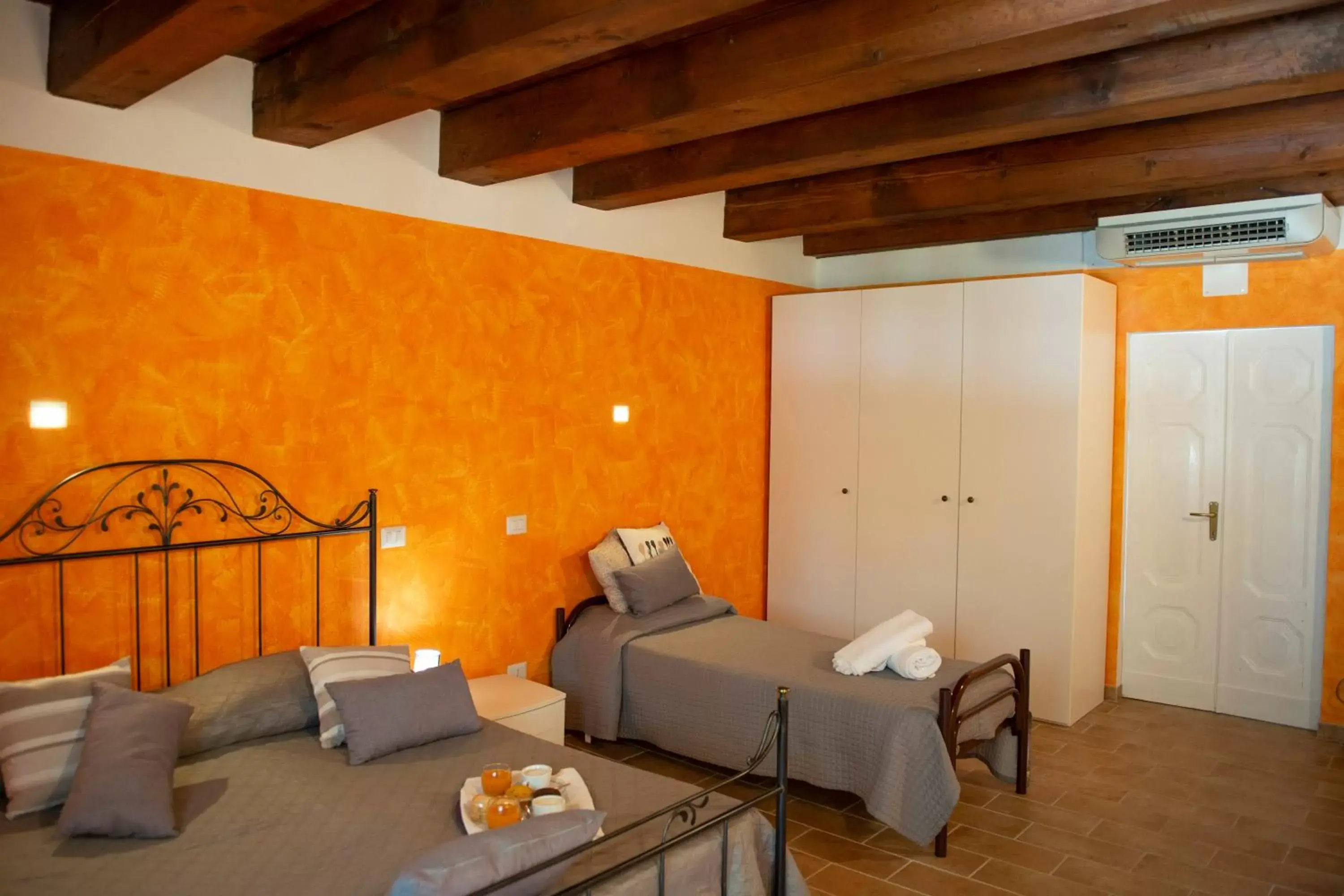 Photo of the whole room, Bed in Tenuta Villa Colle Sereno