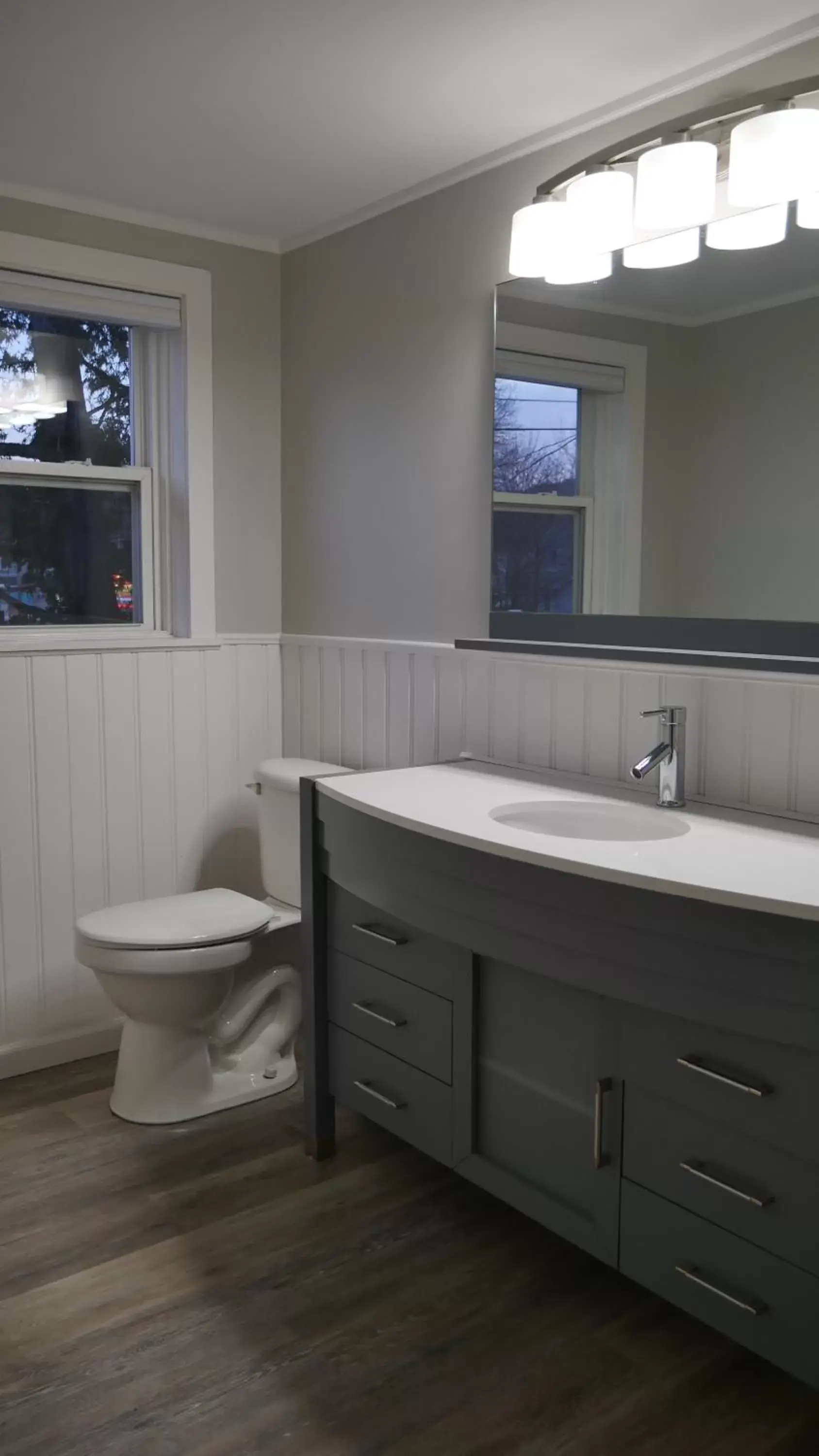 Bathroom in Top Notch Inn Bathroom in Top Notch Inn