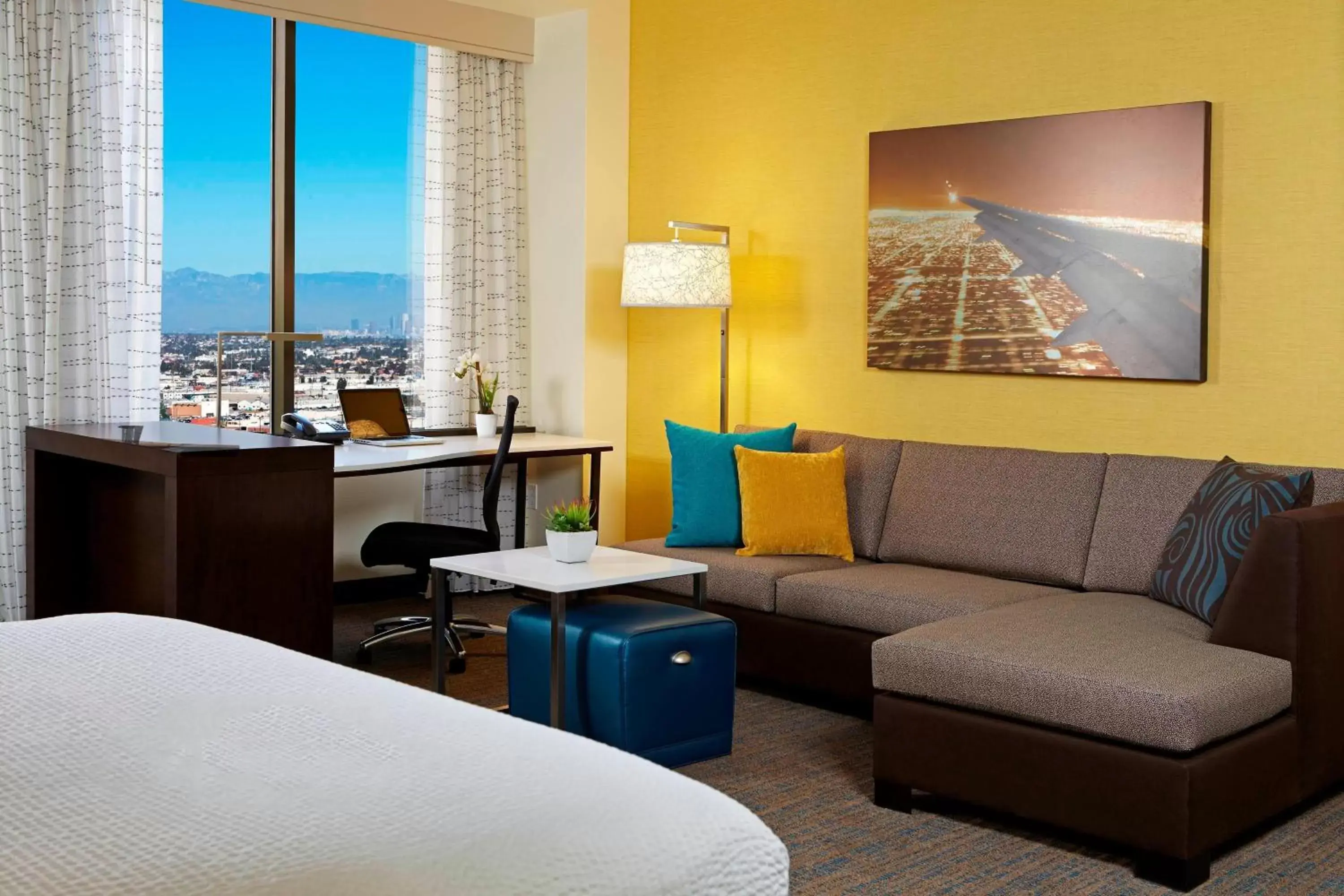 Photo of the whole room, Seating Area in Residence Inn by Marriott Los Angeles LAX/Century Boulevard