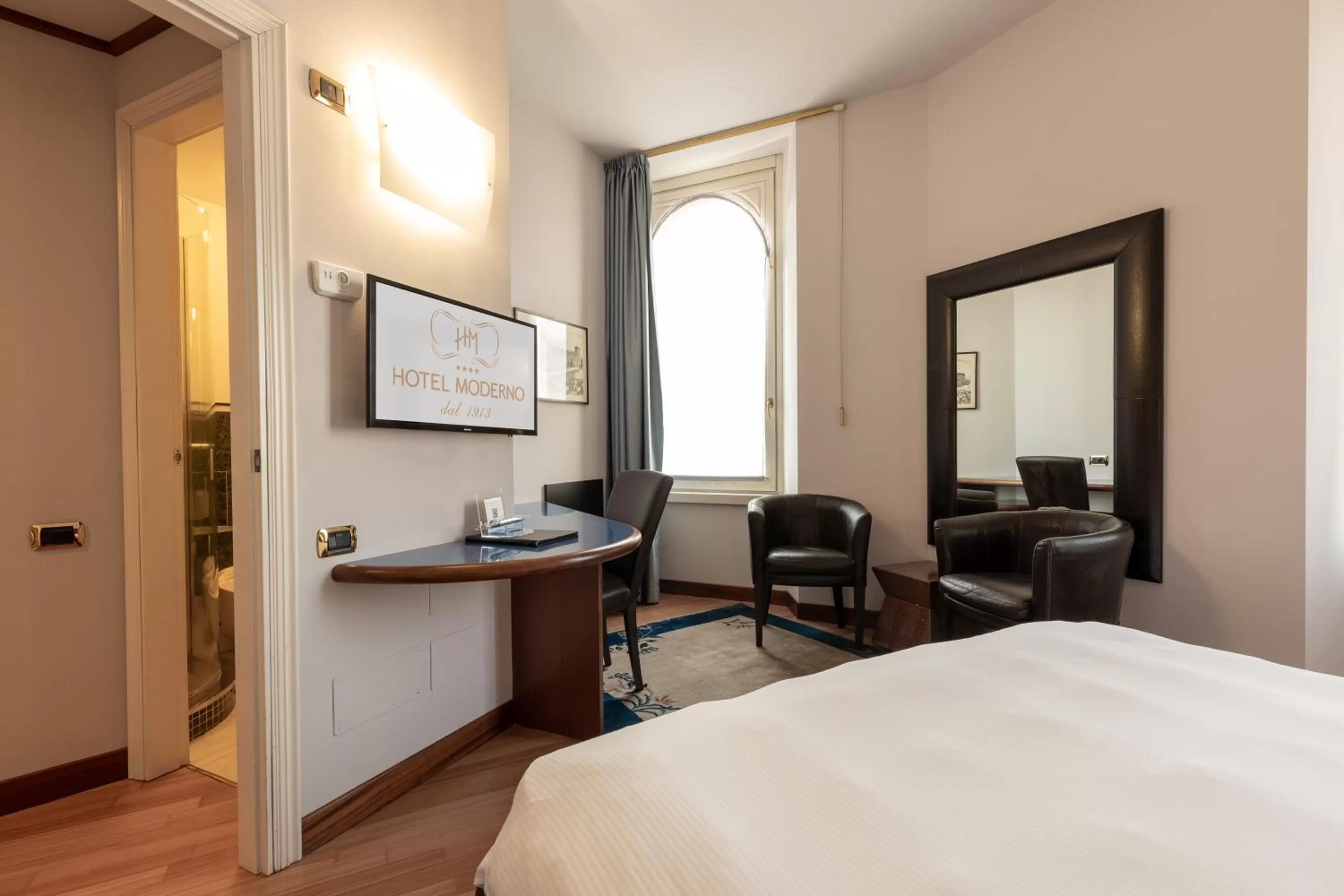 TV and multimedia, Bed in Hotel Moderno