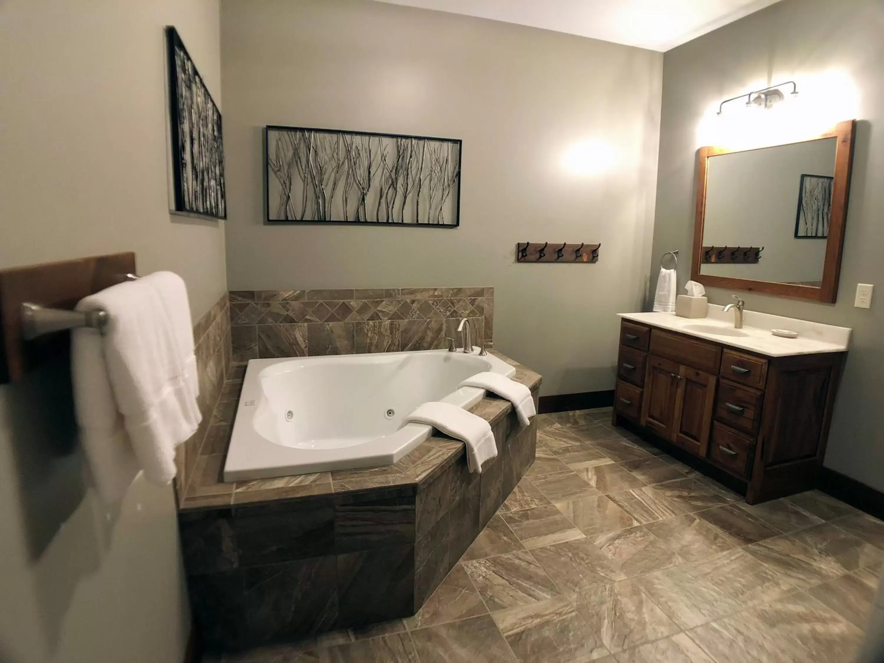 Bathroom in Sojourner's Lodge & Log Cabin Suites