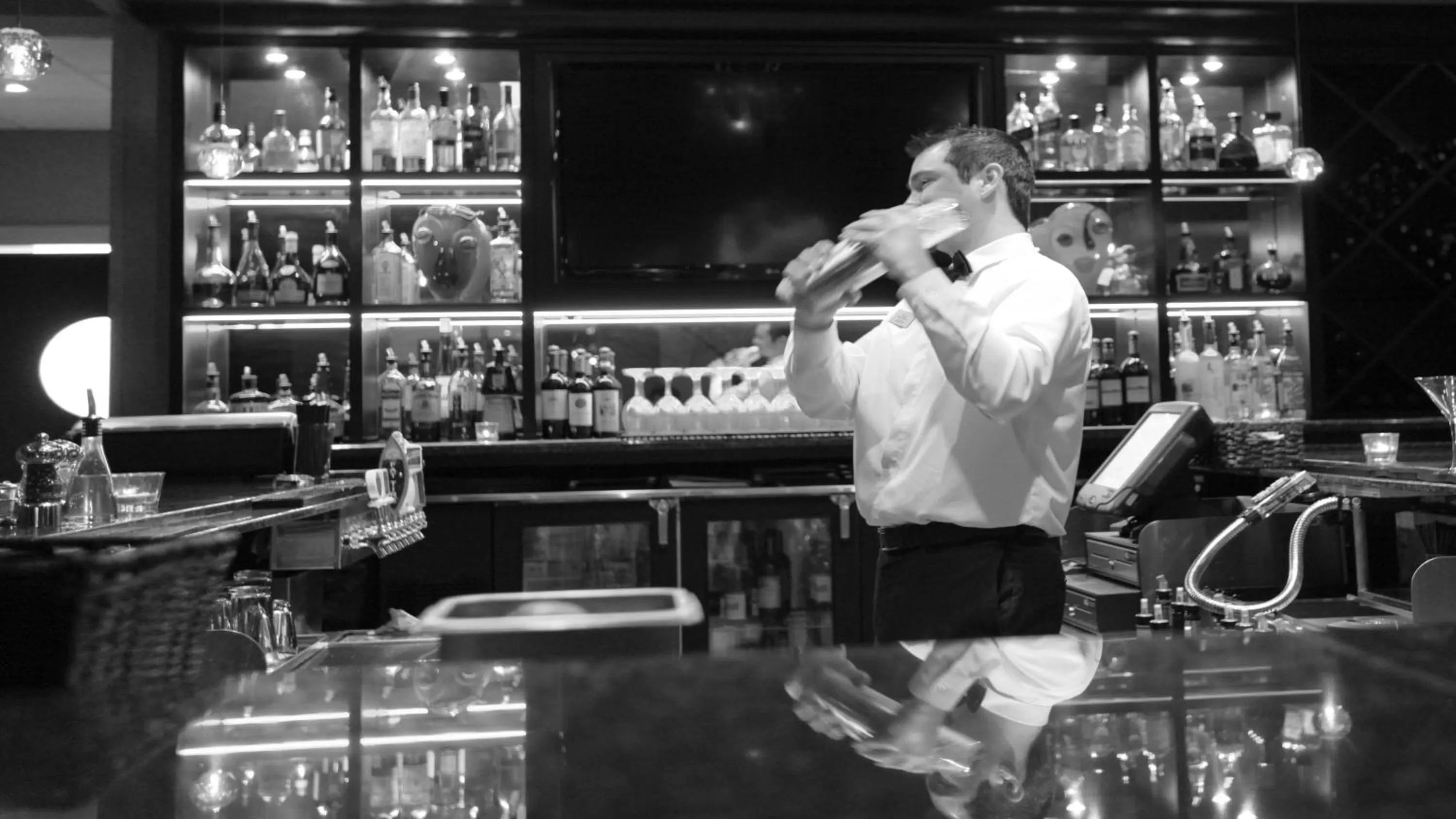 Lounge or bar in Holiday Inn Cincinnati North West Chester by IHG