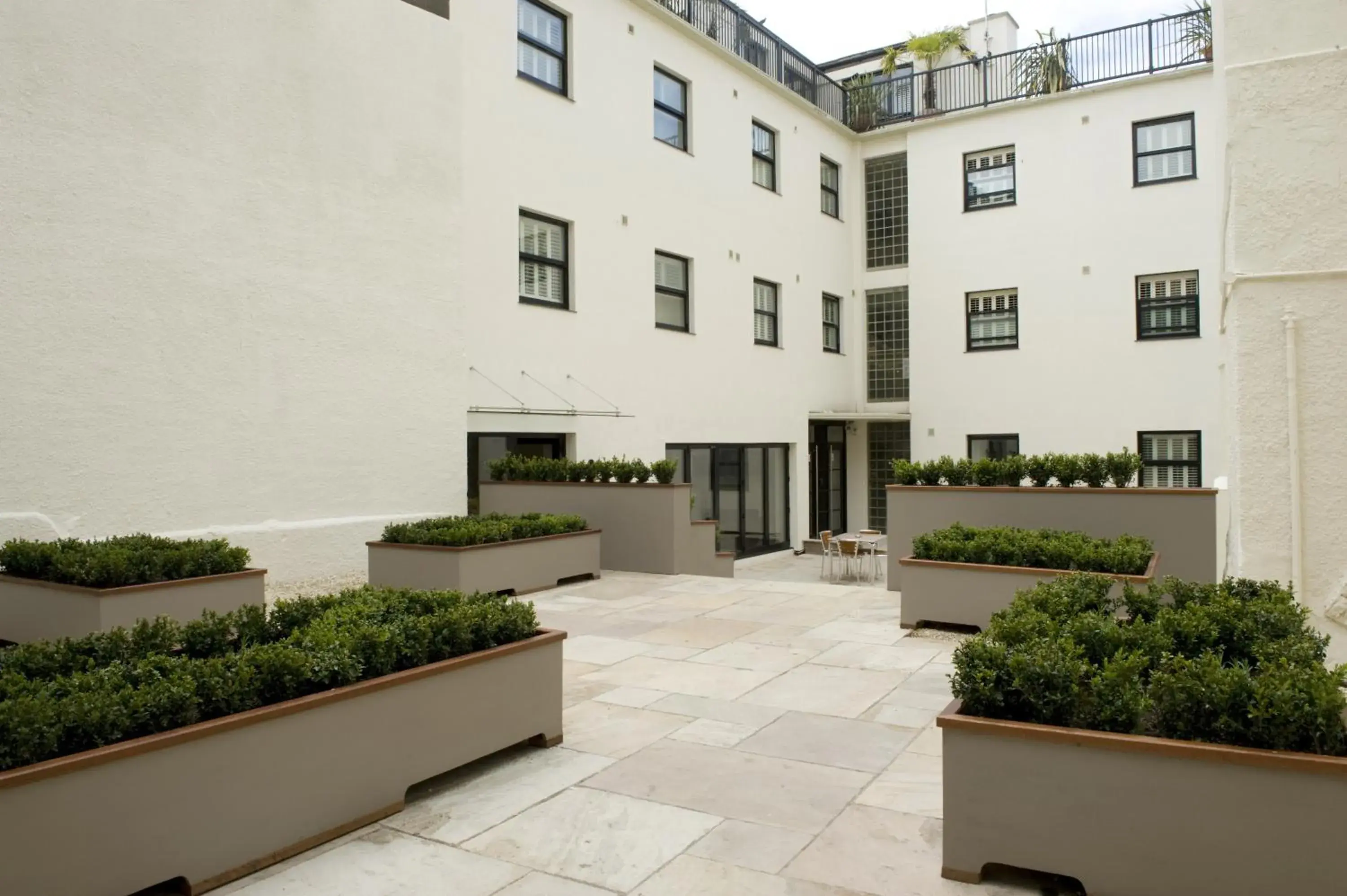 Facade/entrance, Property Building in Brooks Guesthouse Bristol