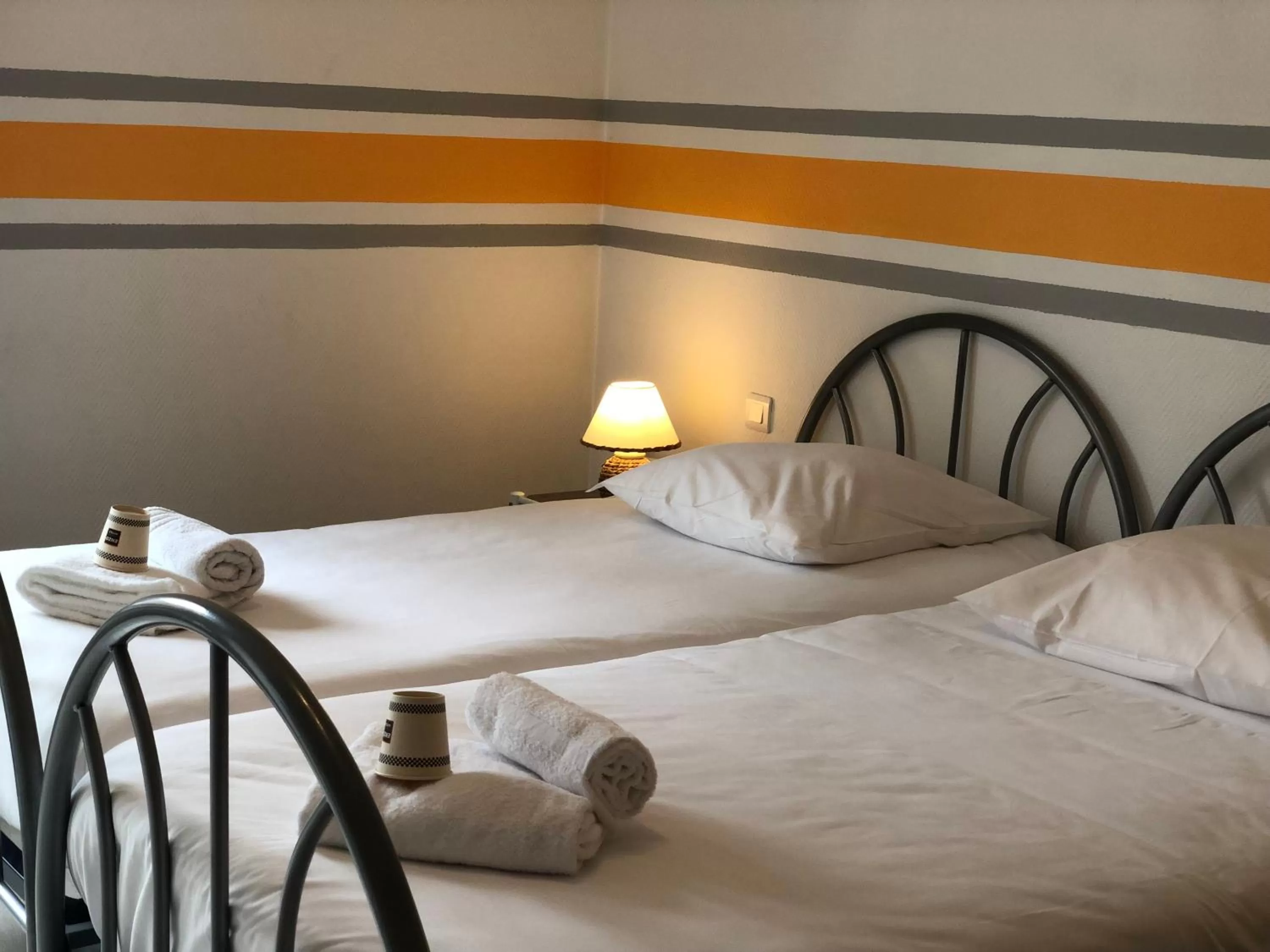 Bed in Enzo Hotels Neufchâteau by Kyriad Direct