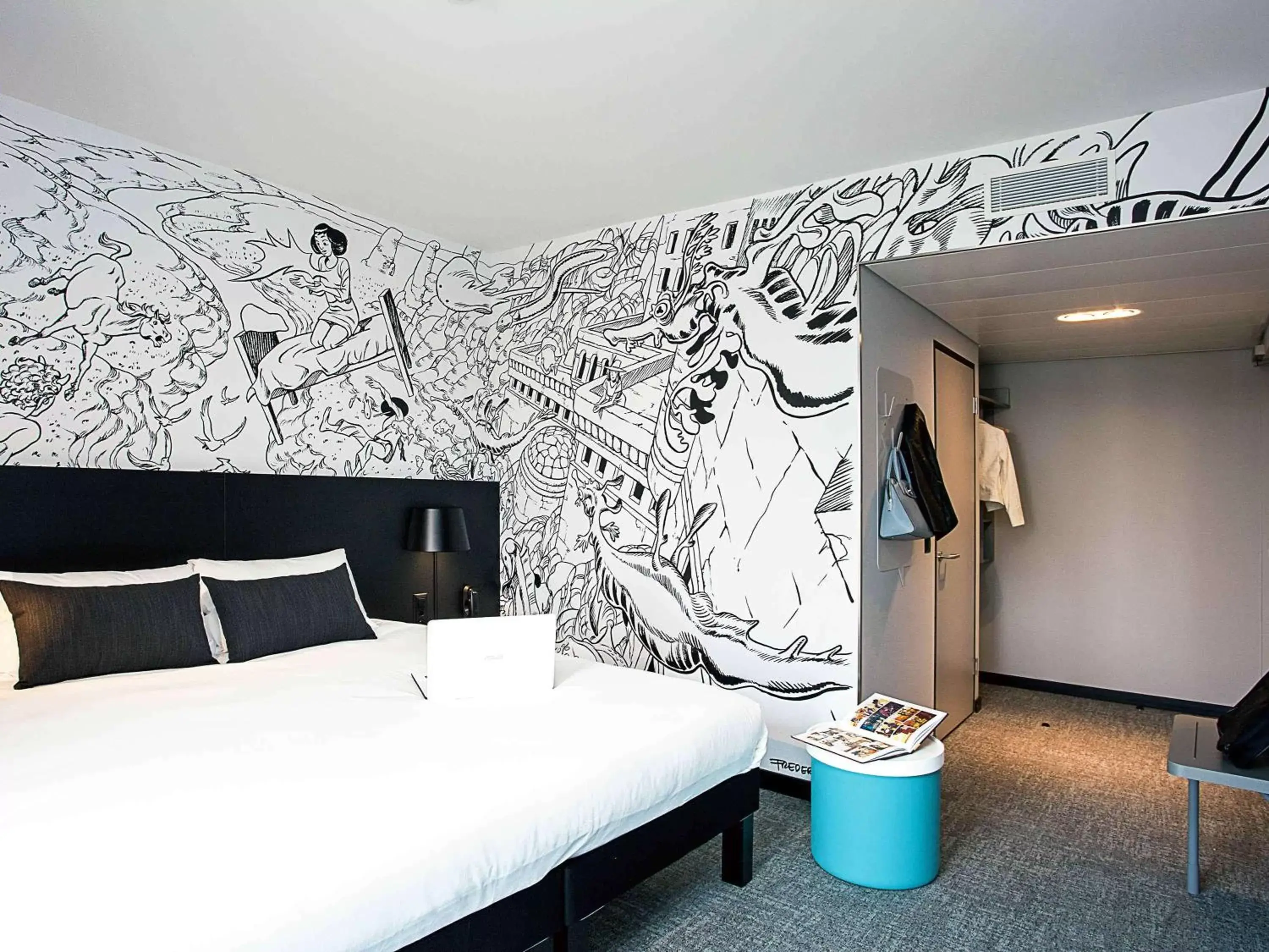 Photo of the whole room, Bed in ibis Styles Genève Carouge