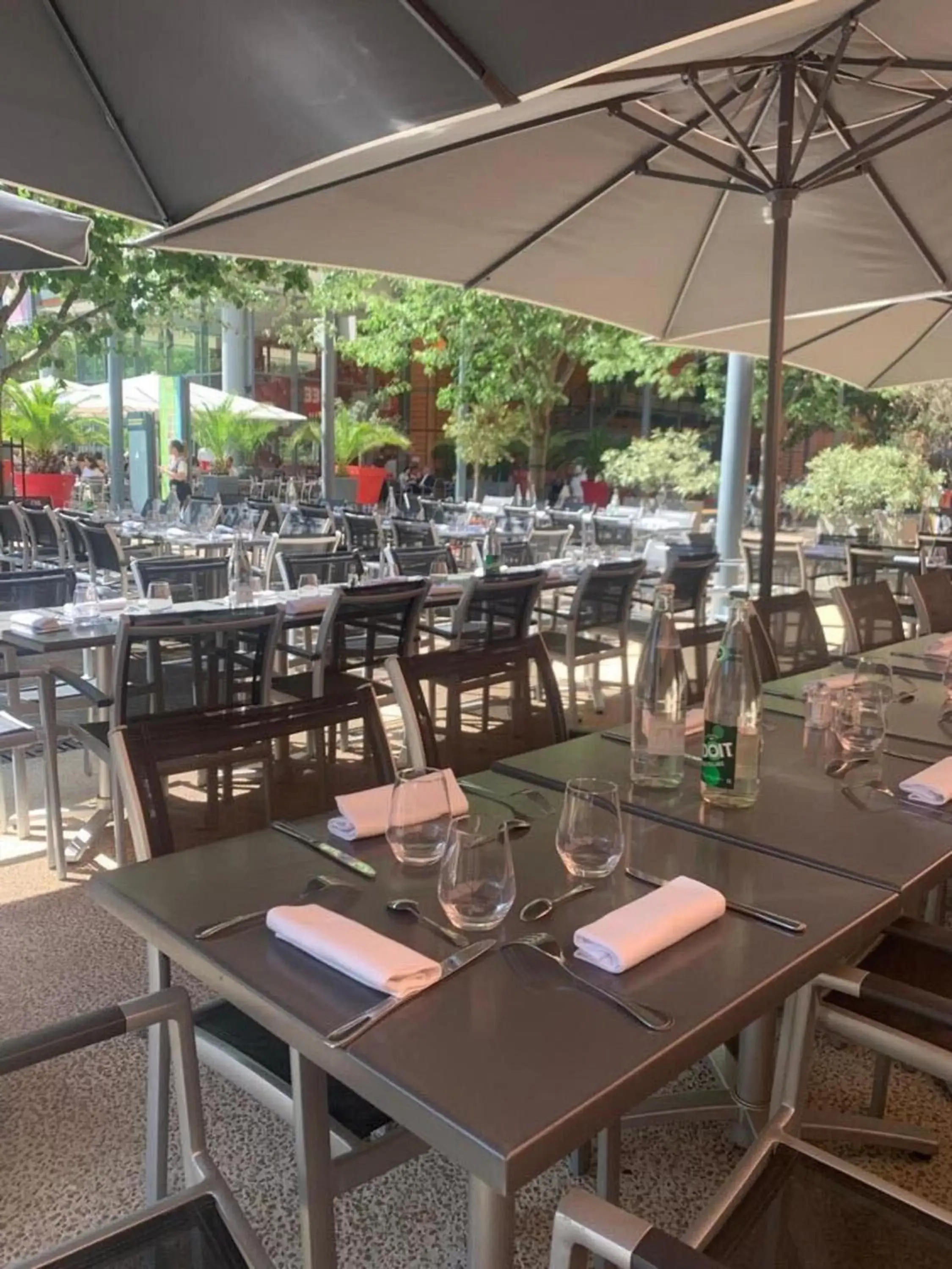 Restaurant/Places to Eat in Crowne Plaza Lyon Parc de la Tête d'Or
