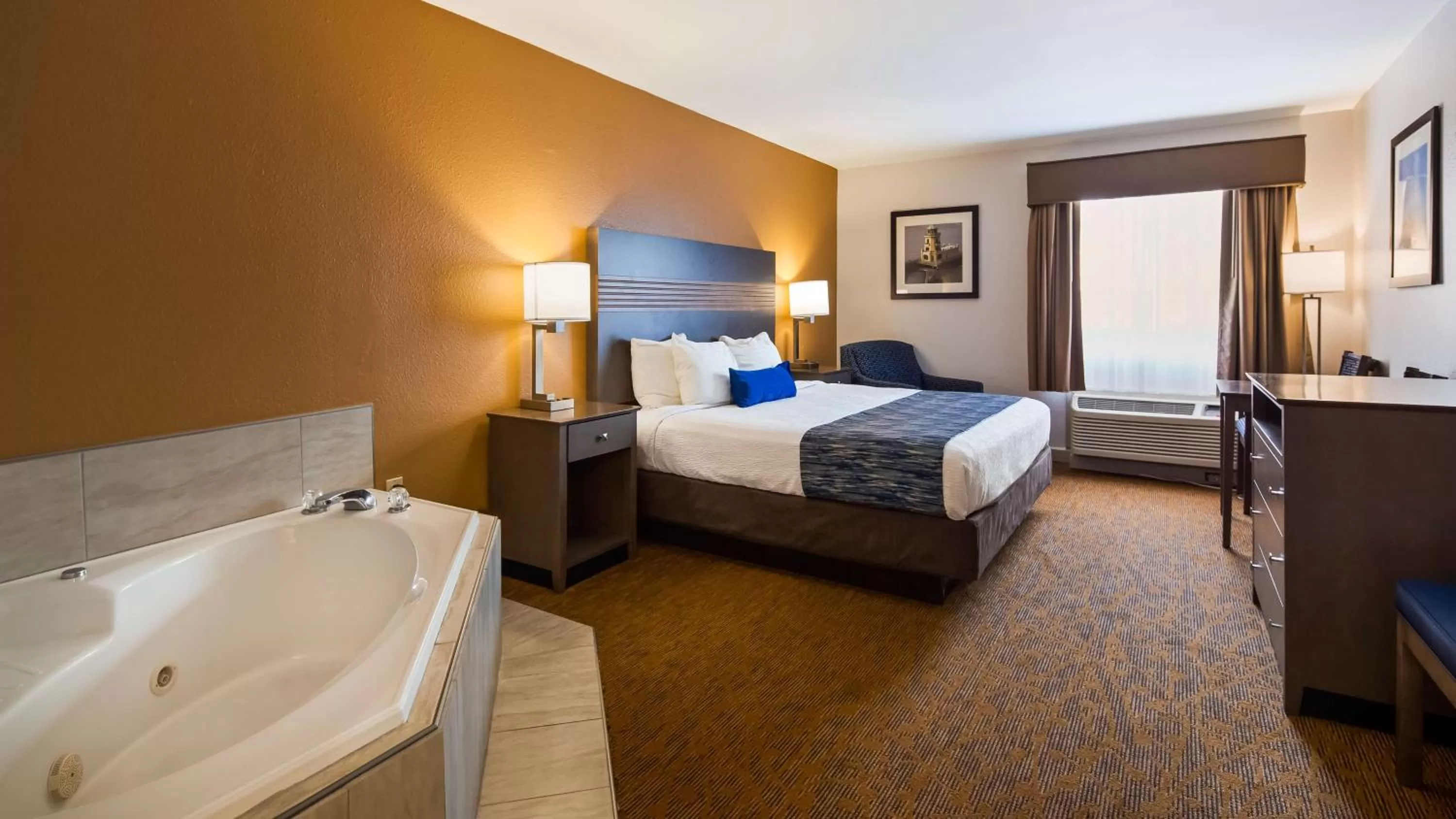 King Suite with Spa Bath in Cypress Creek Inn