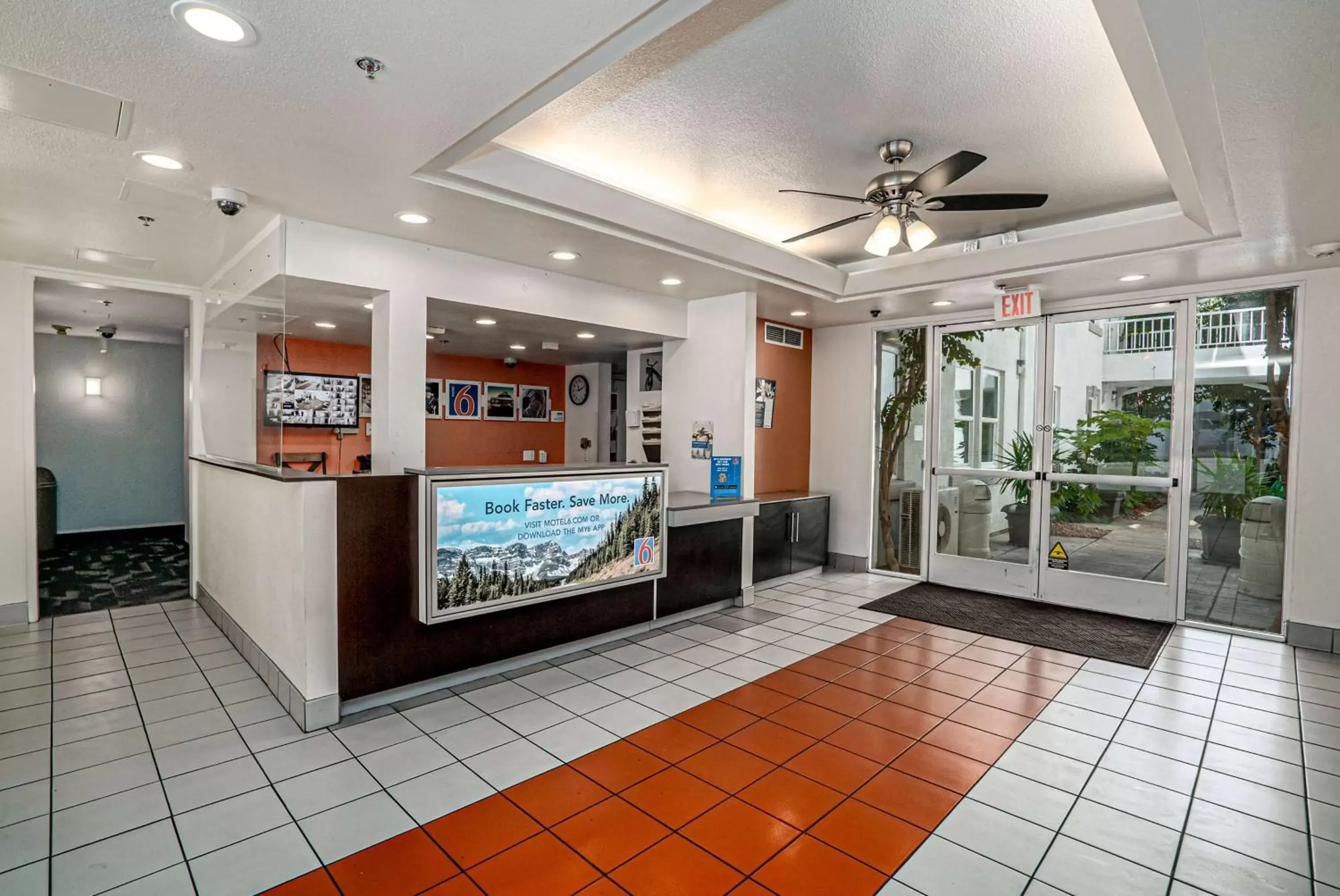 Lobby or reception, Lobby/Reception in Motel 6-San Diego, CA - Downtown