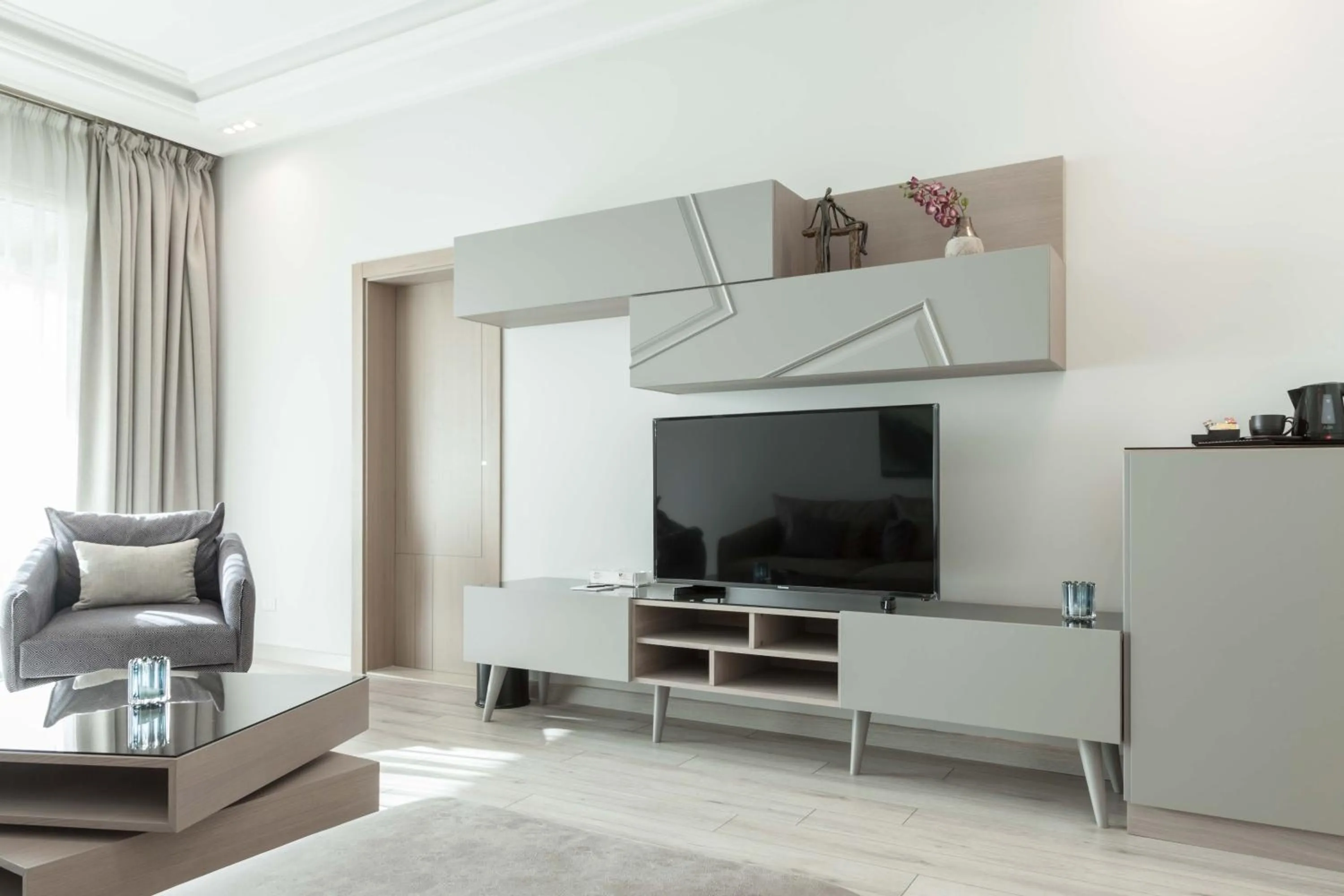 TV and multimedia in Lahoya Homes