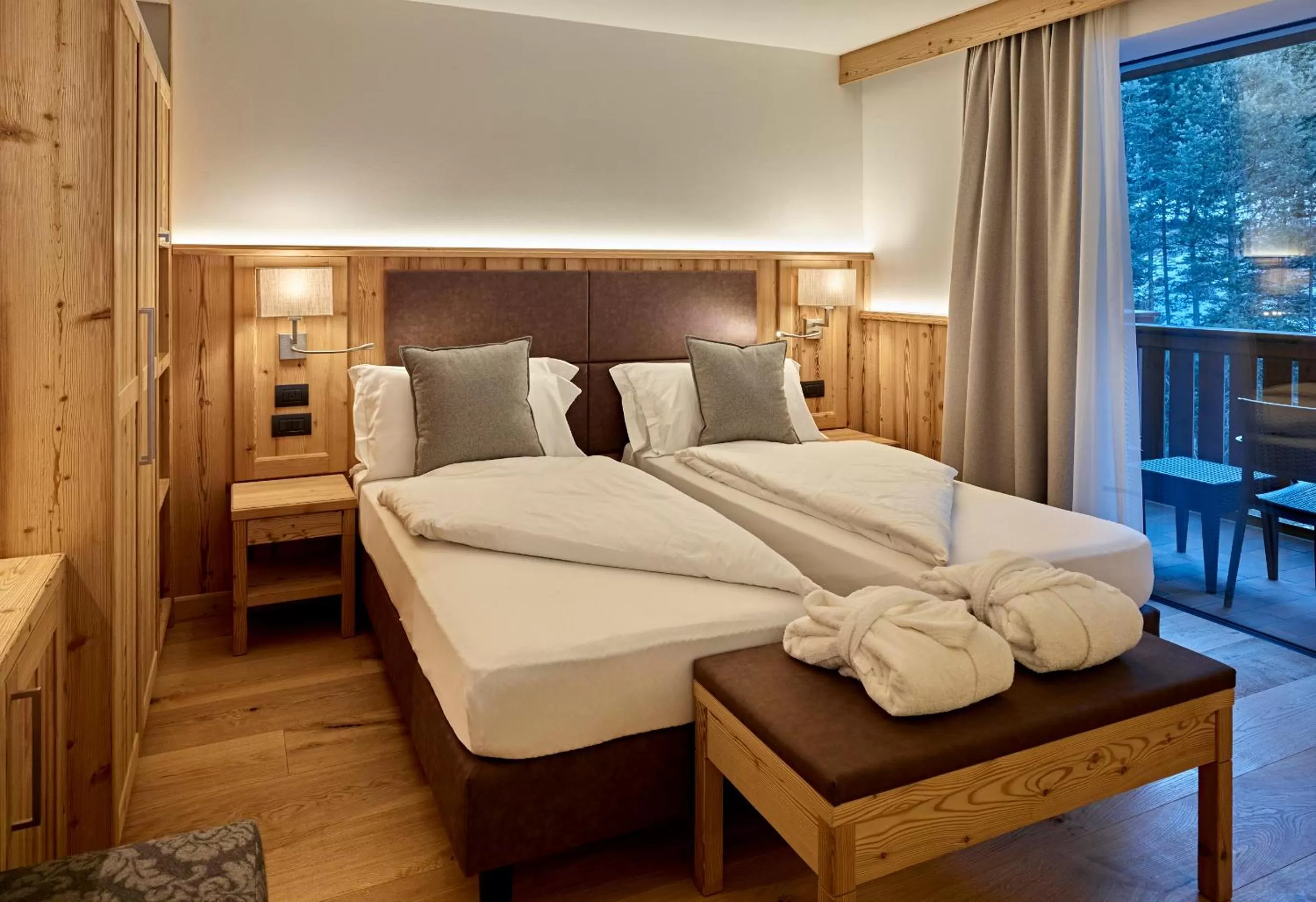 Bed in Hotel Shandranj