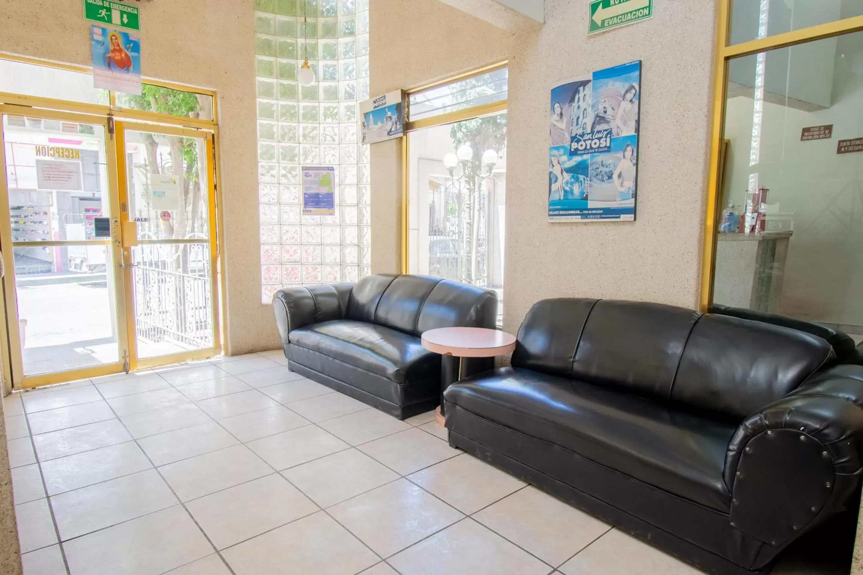 Lobby or reception, Seating Area in OYO Hotel Casino Del Valle, Matehuala