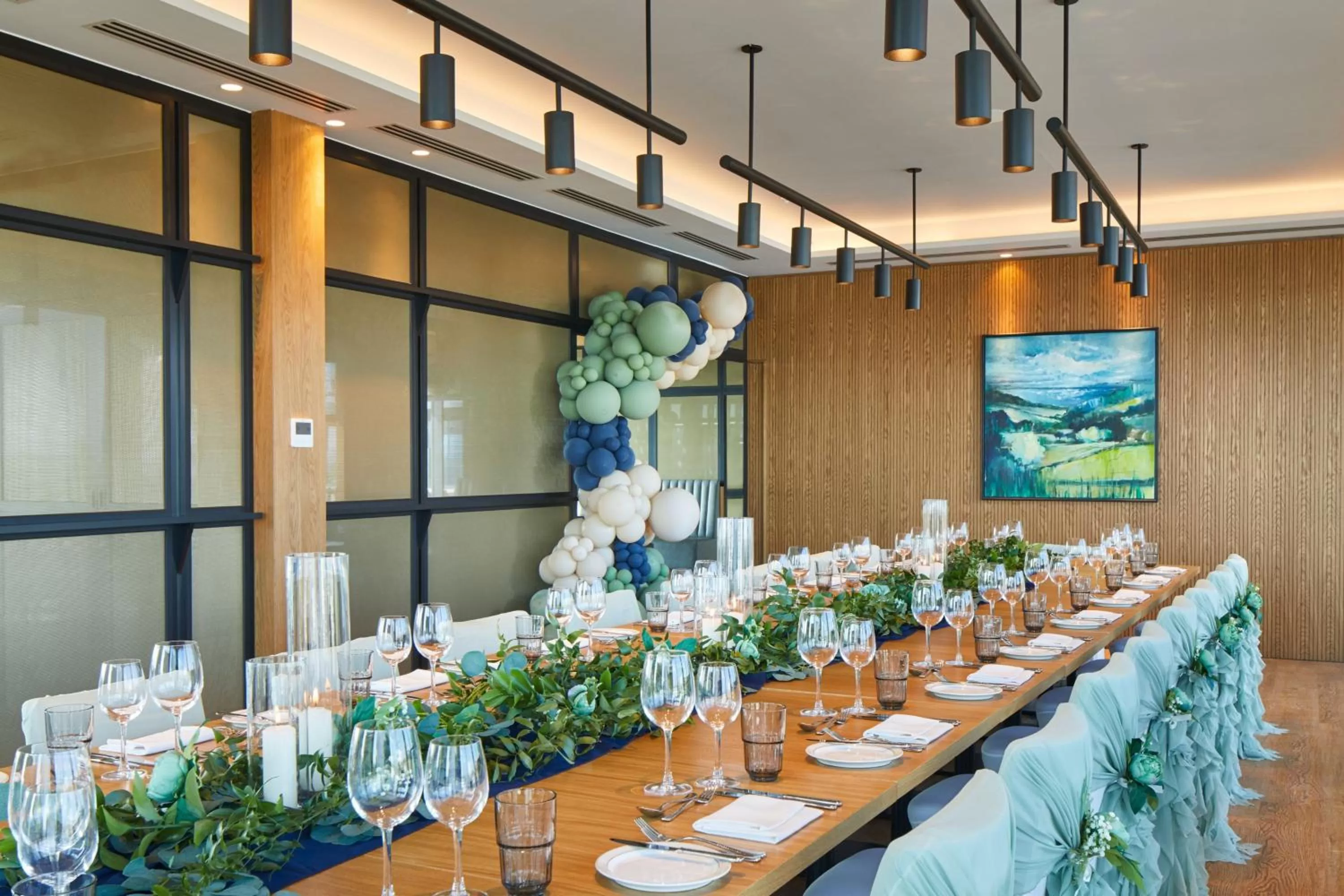 Restaurant/places to eat in Courtyard by Marriott Exeter Sandy Park