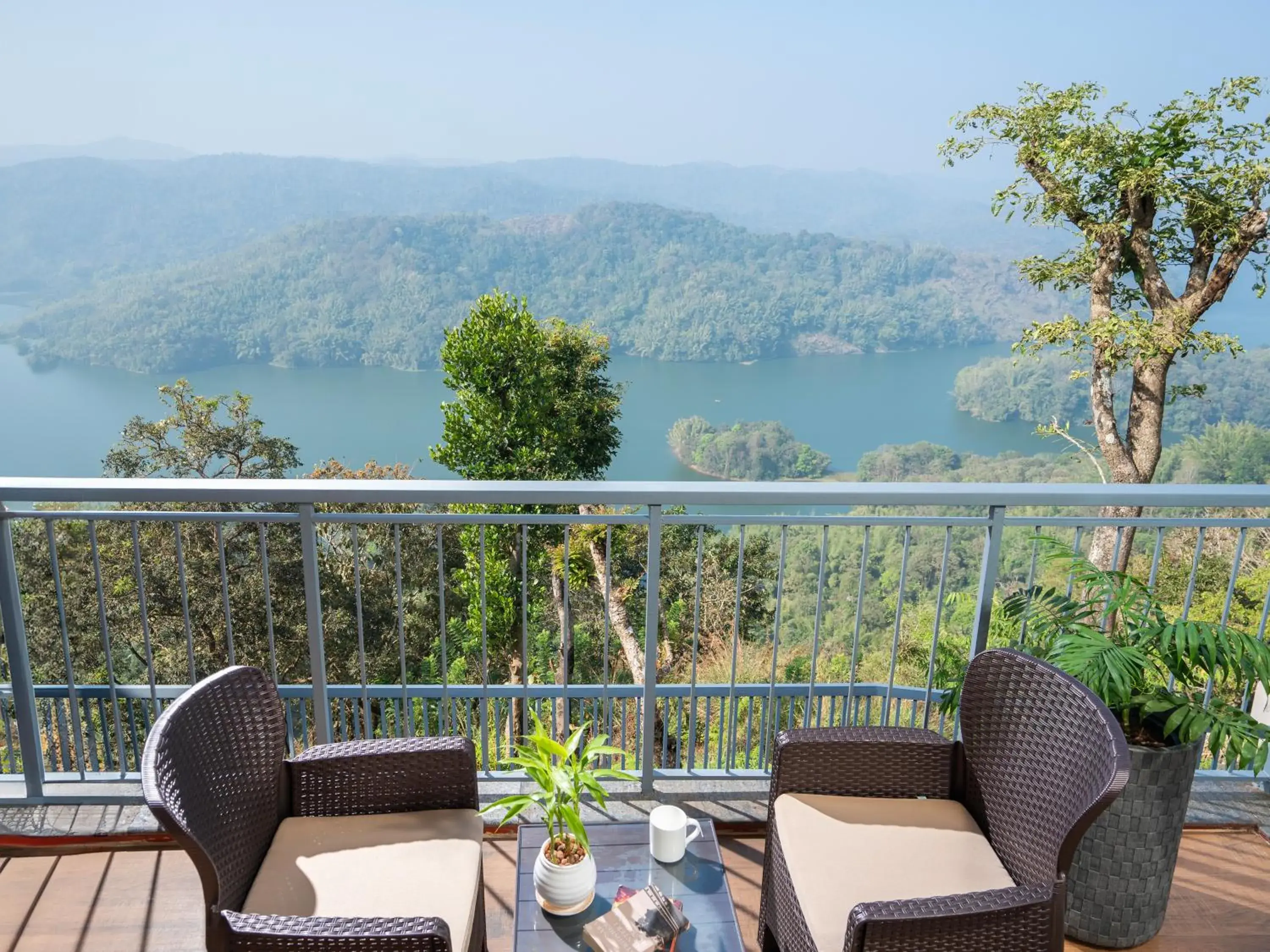 Balcony/Terrace in Ragamaya Resort & Spa Munnar