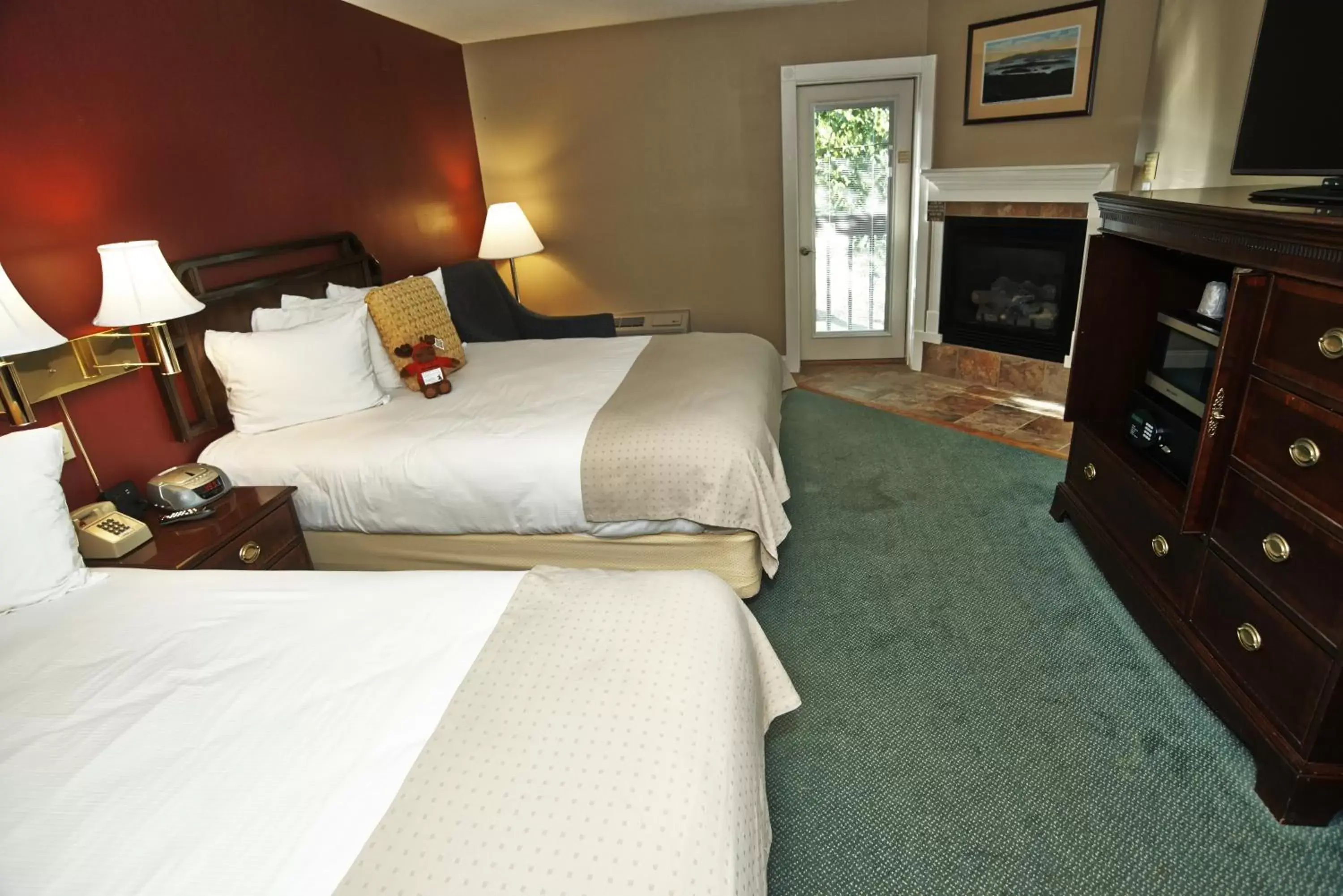 Bedroom, Bed in Fireside Inn & Suites Gilford