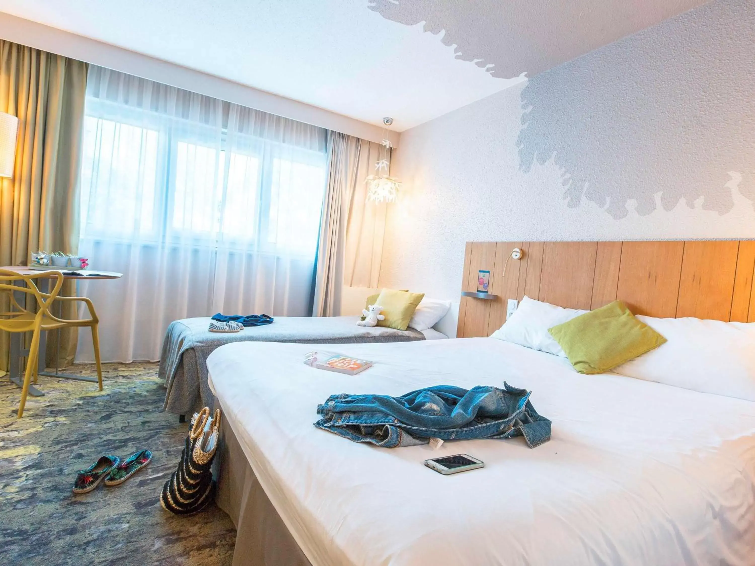 Photo of the whole room, Bed in ibis Styles Tours Sud